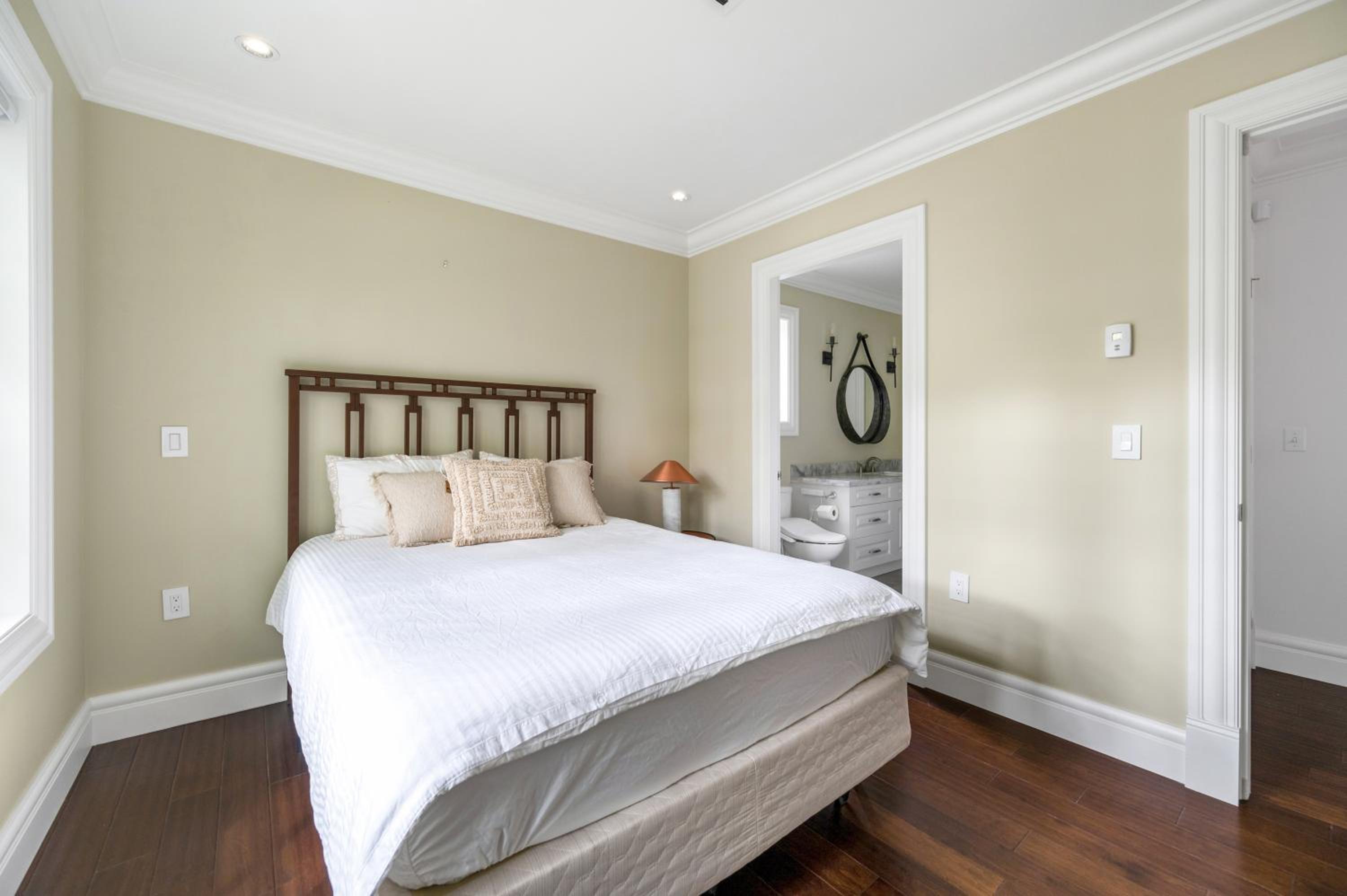 Experience Comfort Convenience Shared House