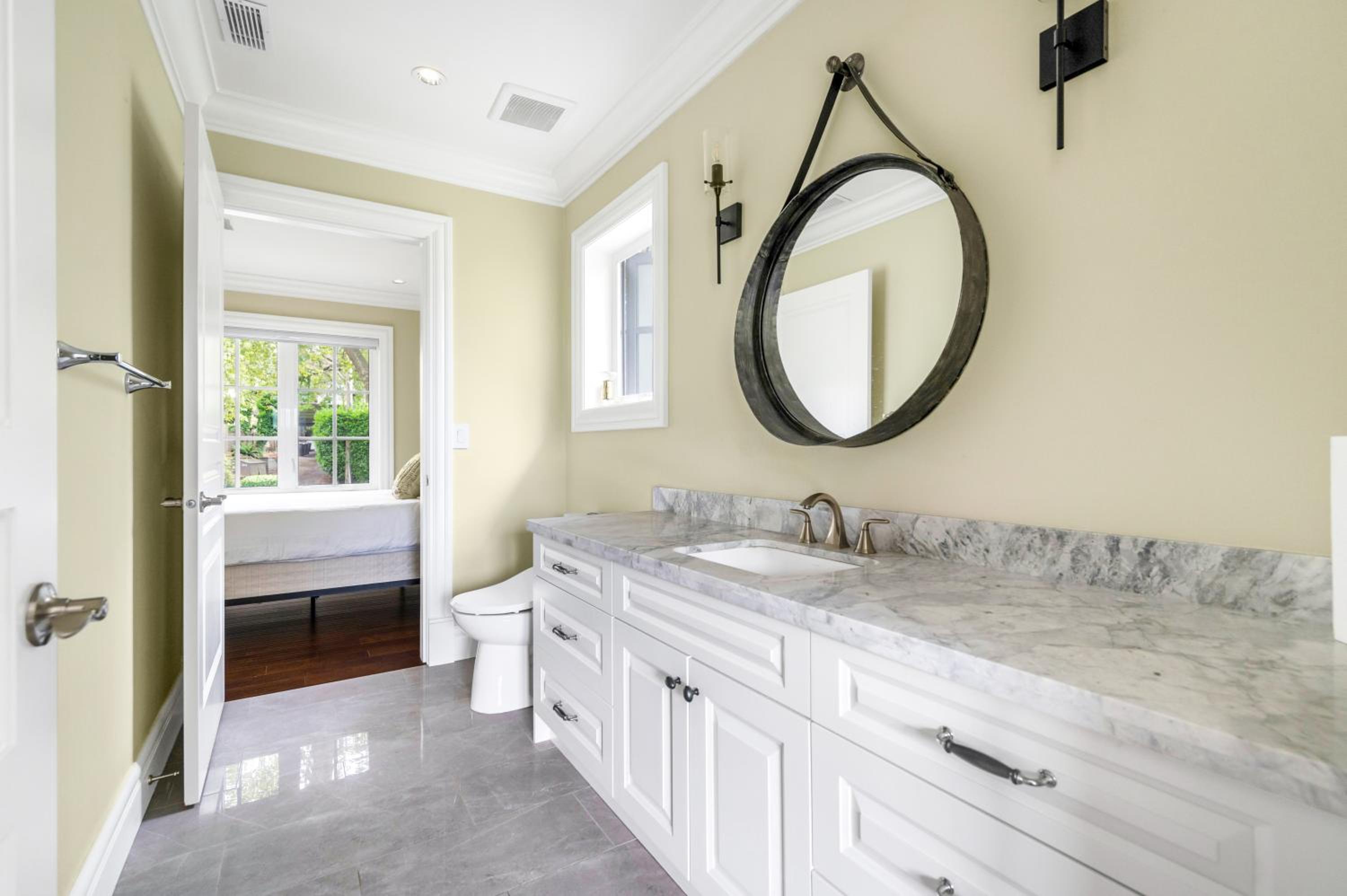 Experience Comfort Convenience Shared House