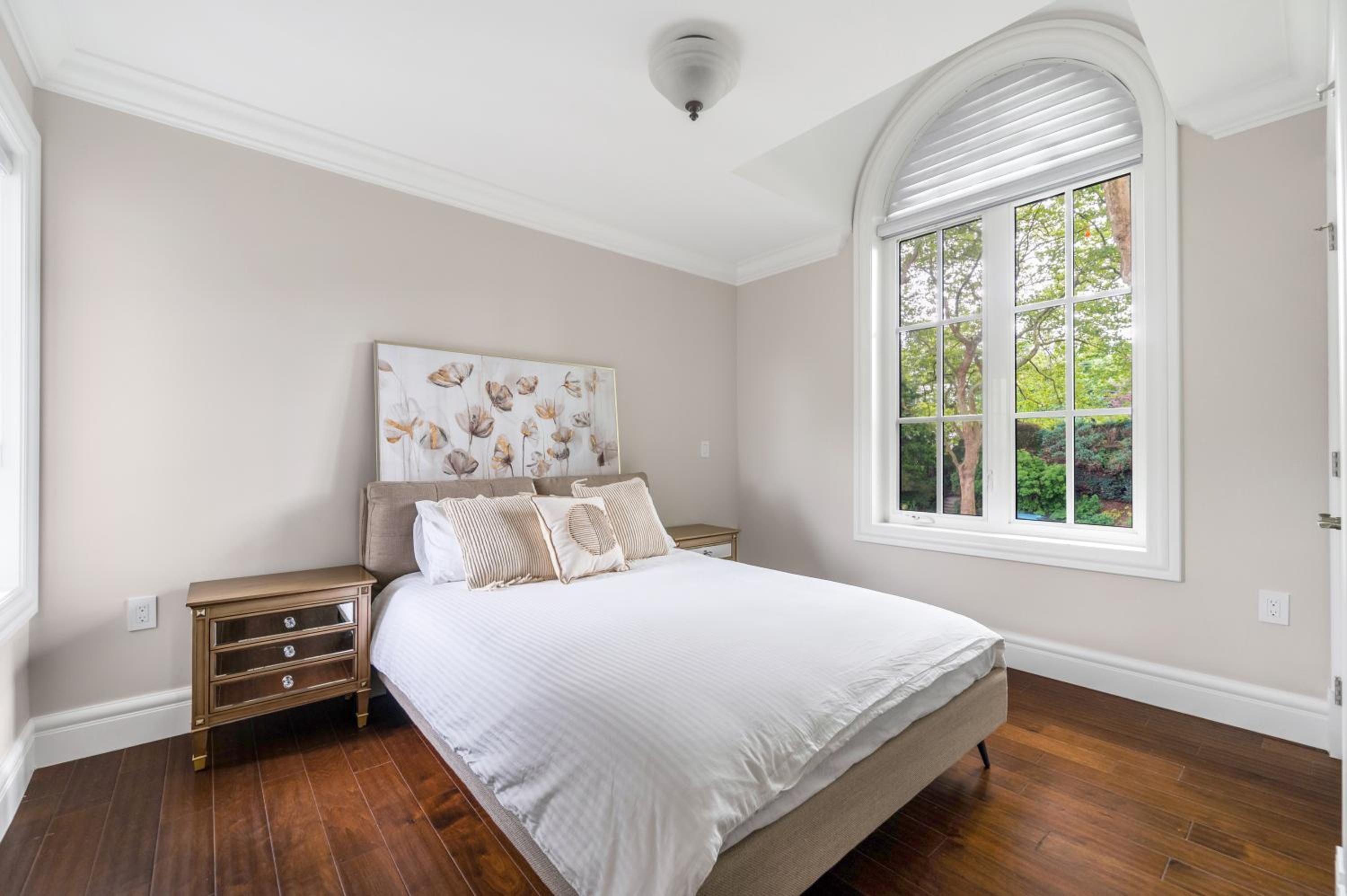 Experience Comfort Convenience Shared House