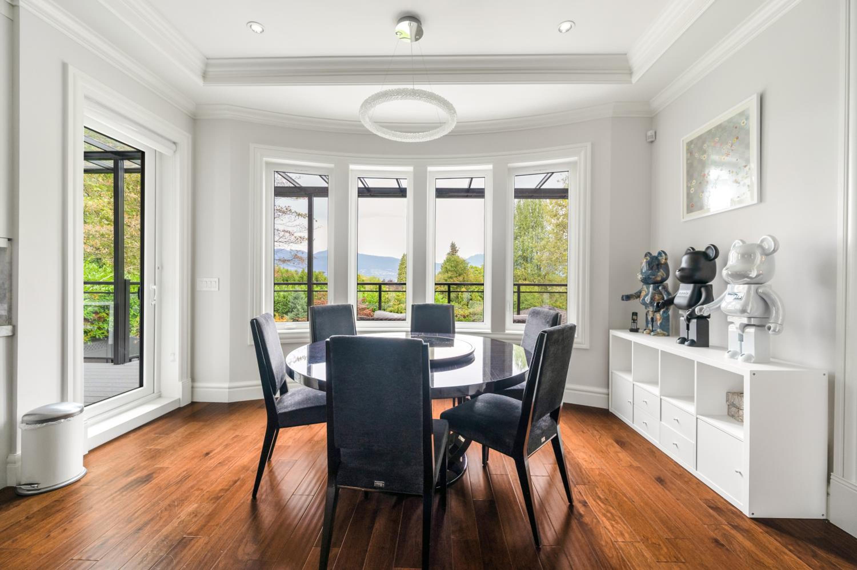 Experience Comfort Convenience Shared House