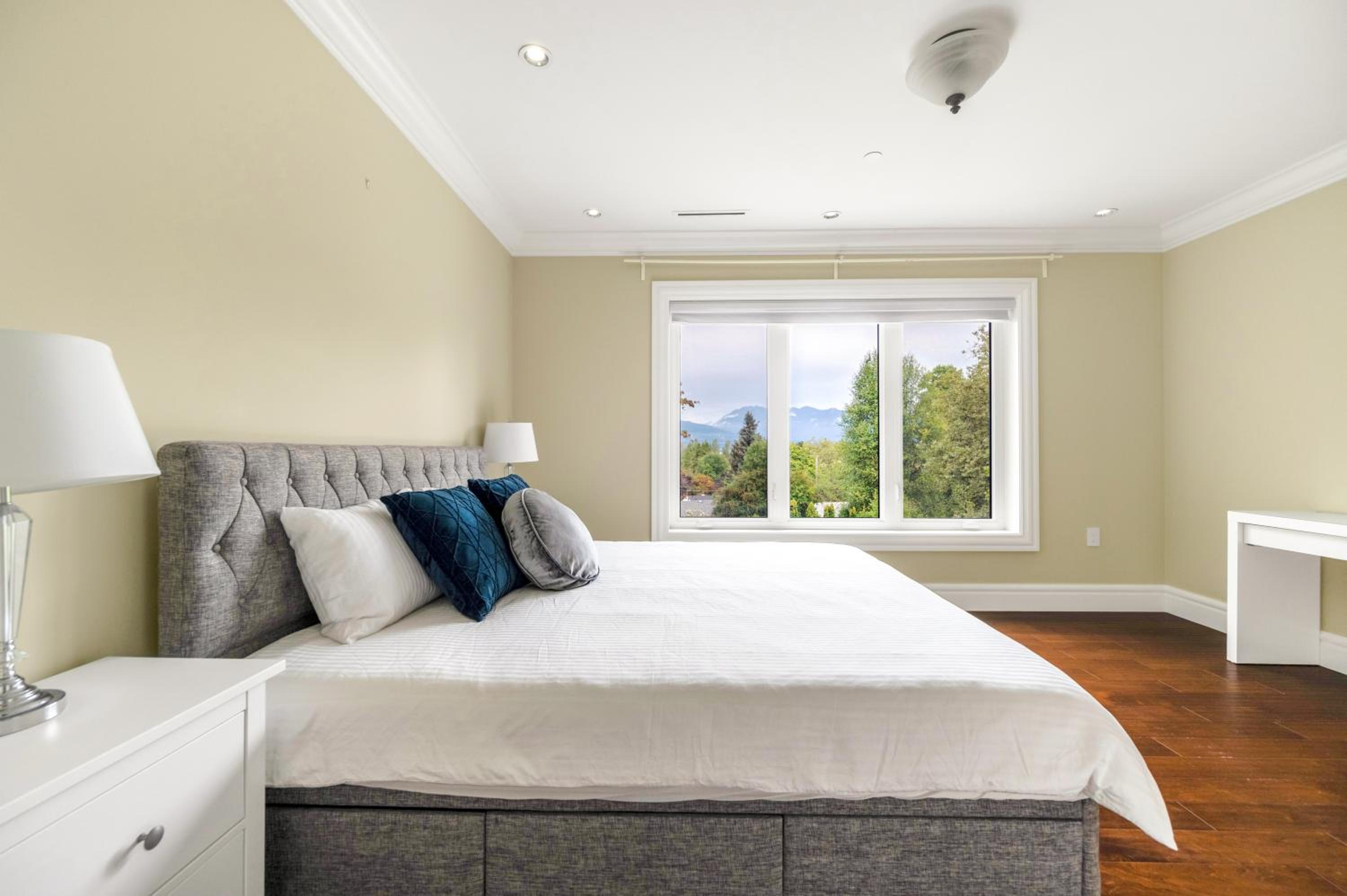 Experience Comfort Convenience Shared House