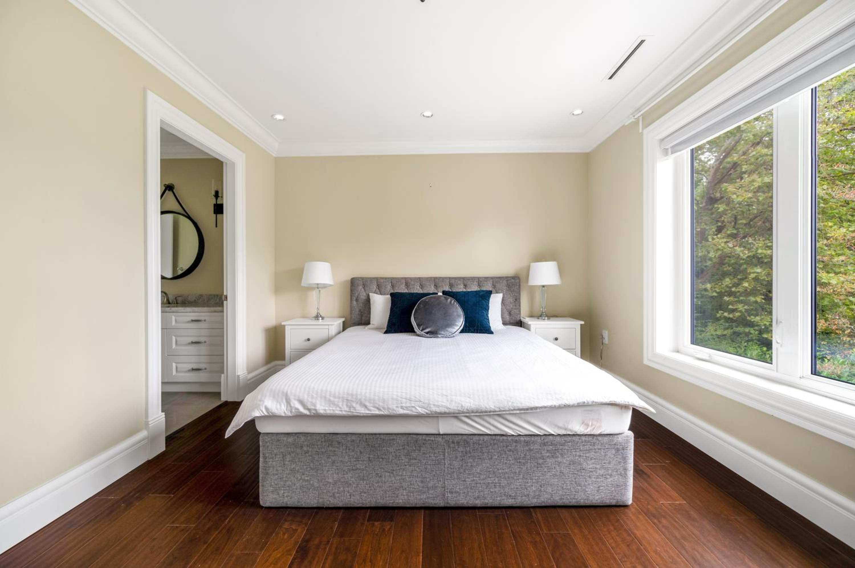 Experience Comfort Convenience Shared House