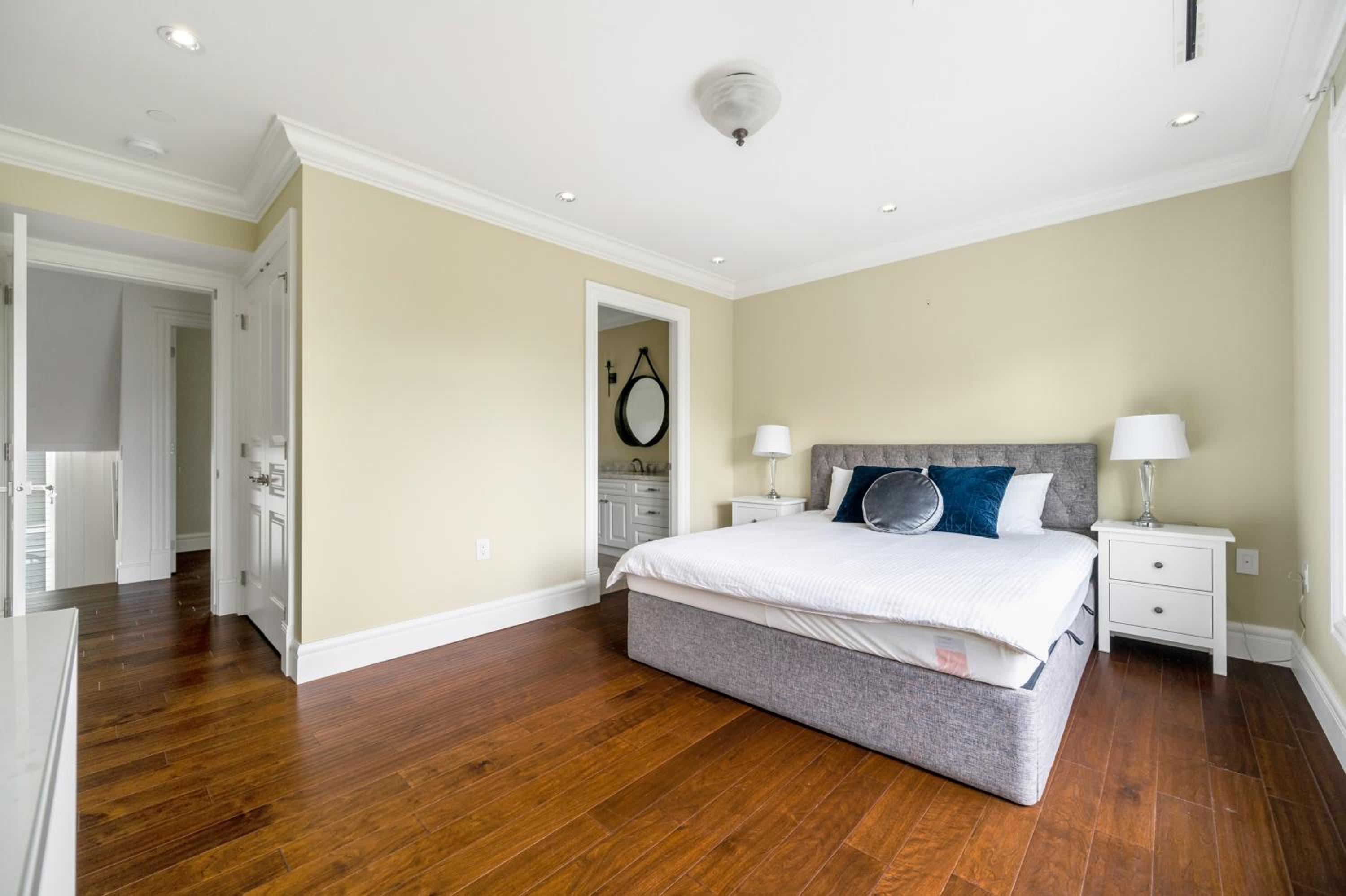 Experience Comfort Convenience Shared House