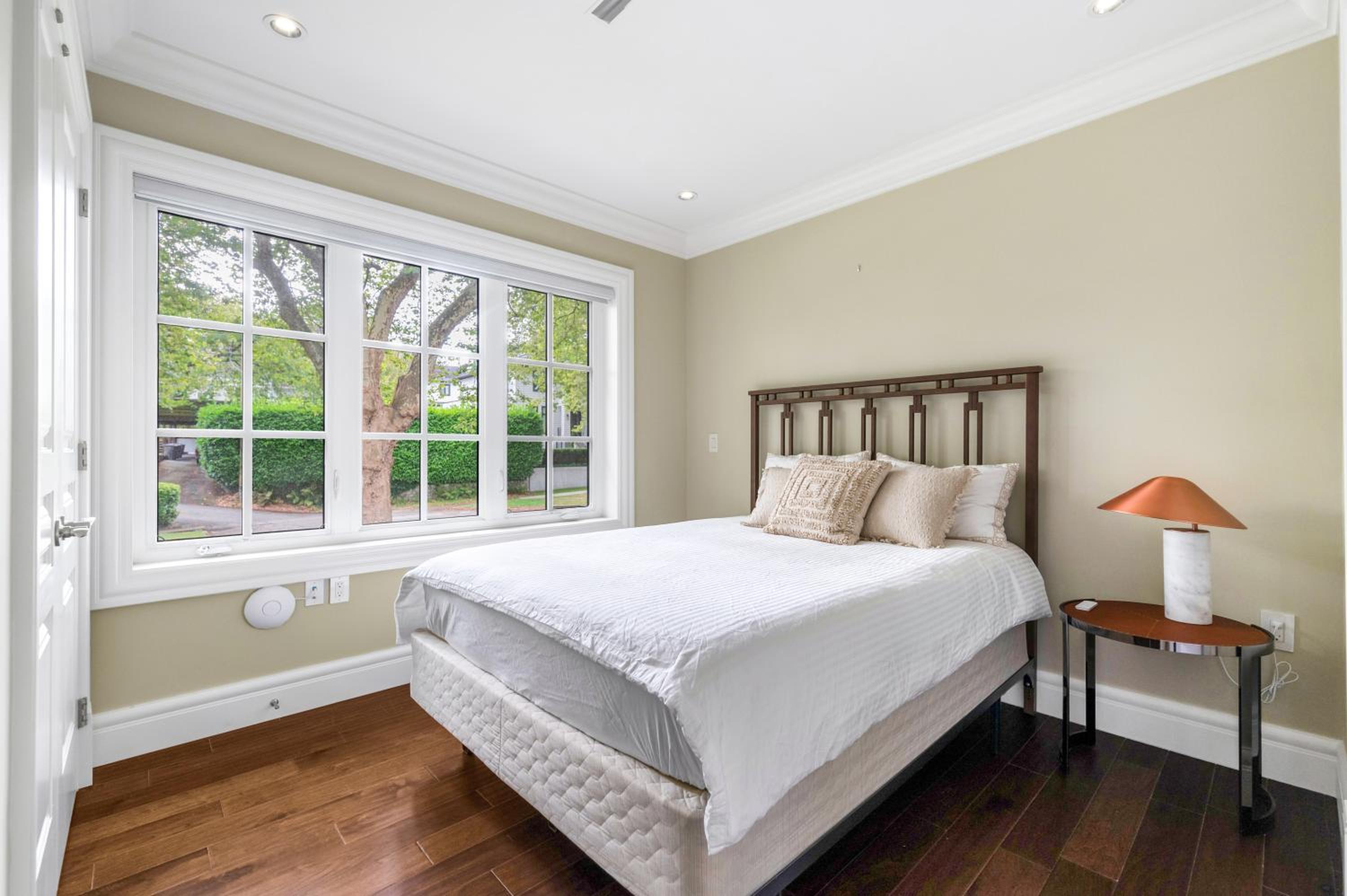 Experience Comfort Convenience Shared House