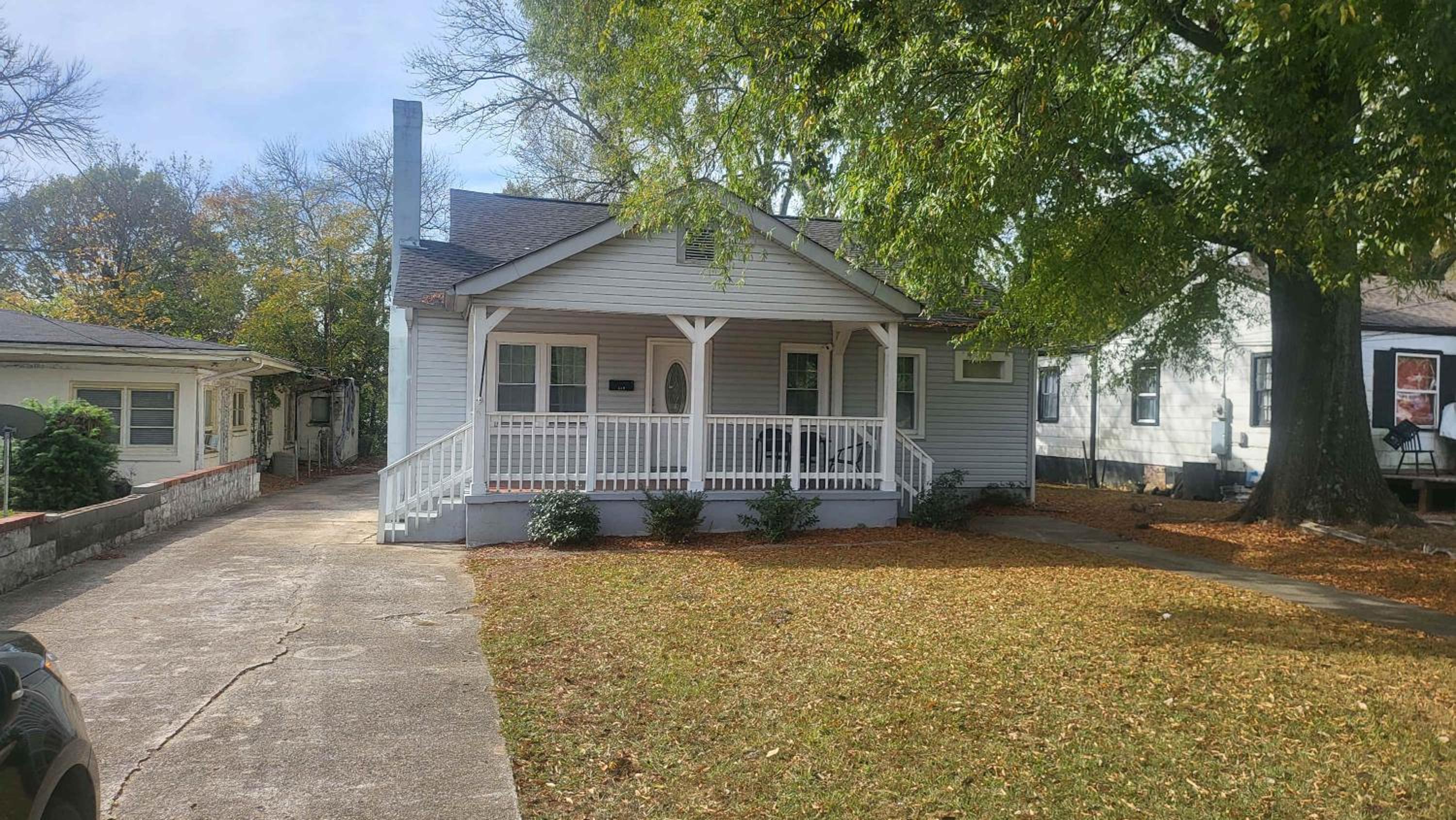 Large Renovated Cottage on East Lake Park view 2