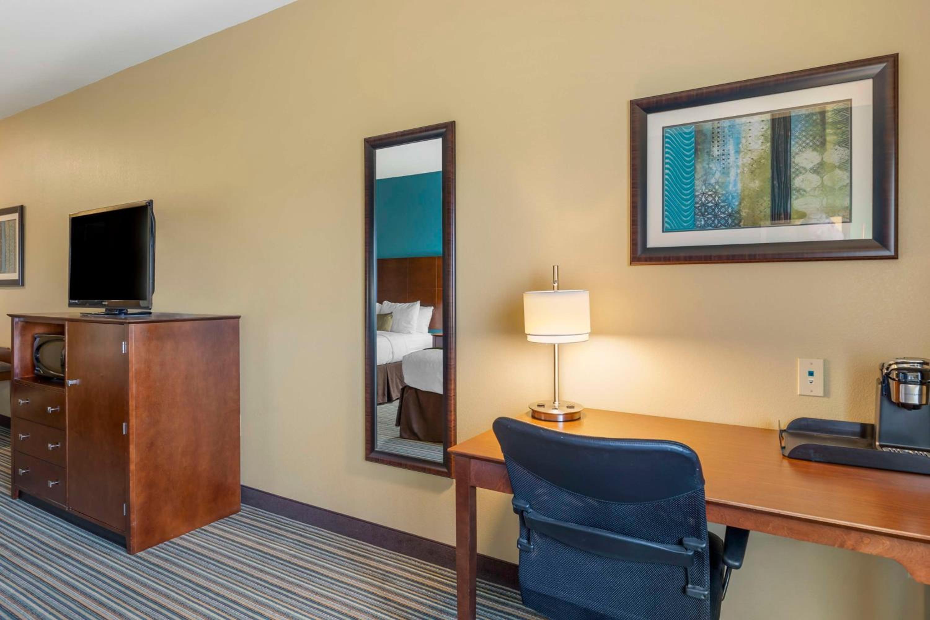 Best Western Plus Patterson Park Inn