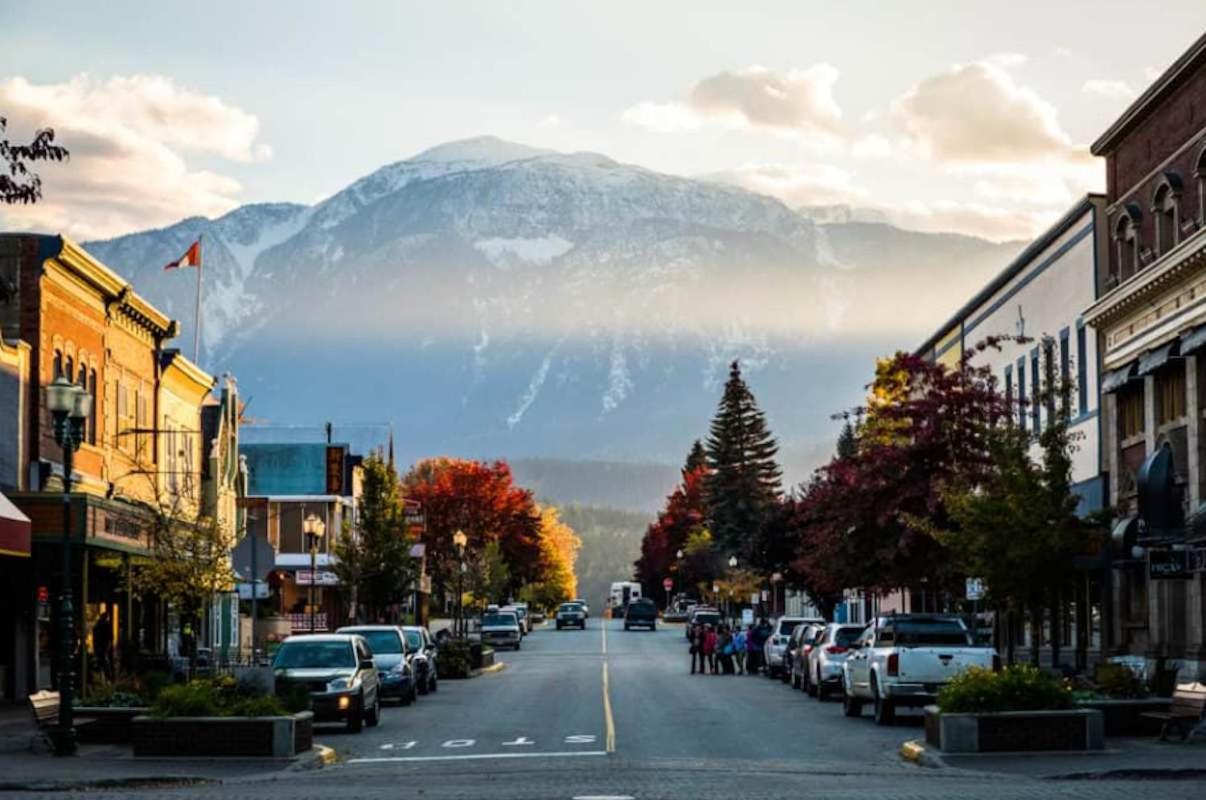 Revelstoke Alpine Retreat - RARE One-Bedroom Condo