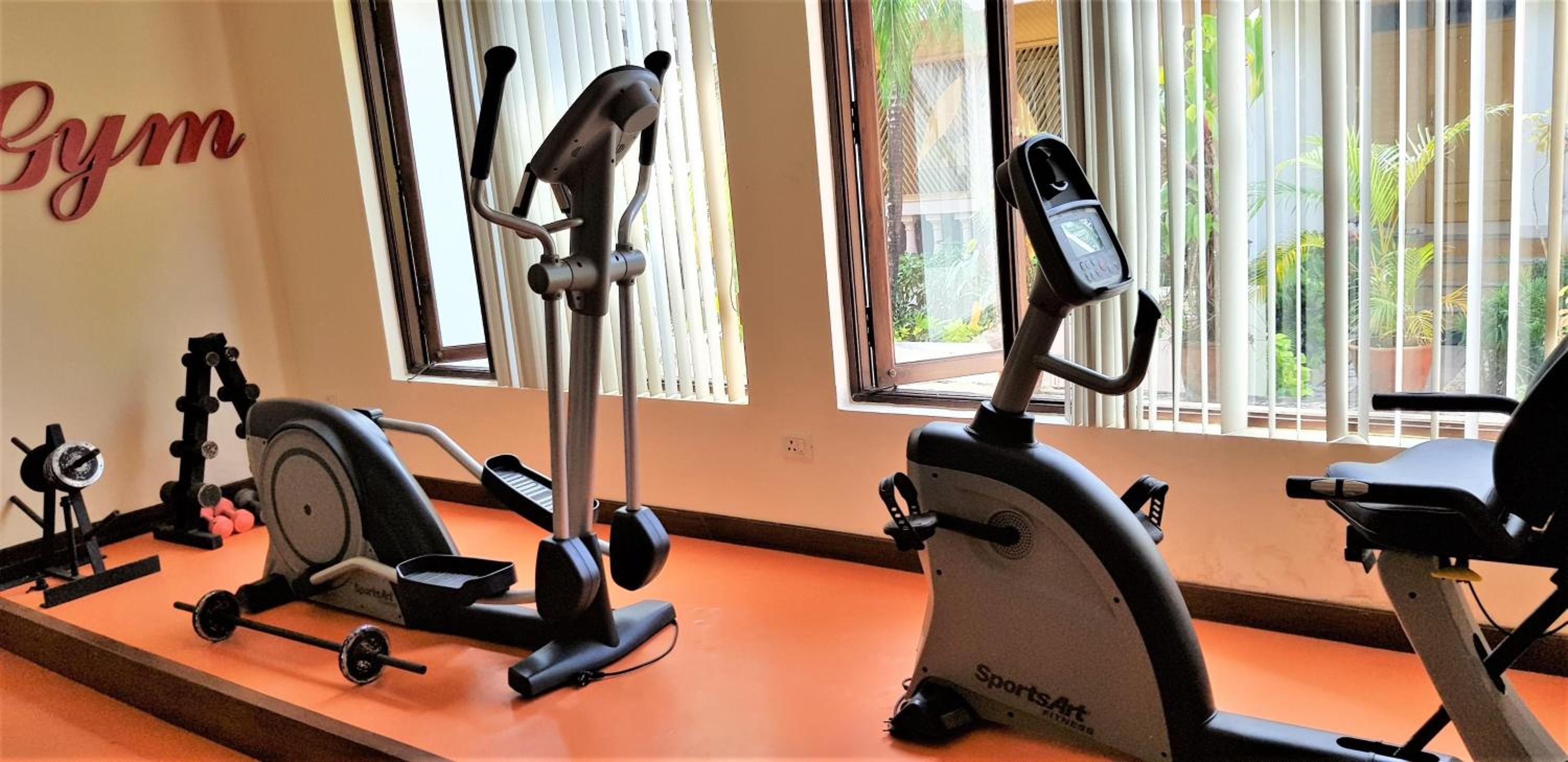 Saudades Beach Bungalow - Spacious, Perfect Location