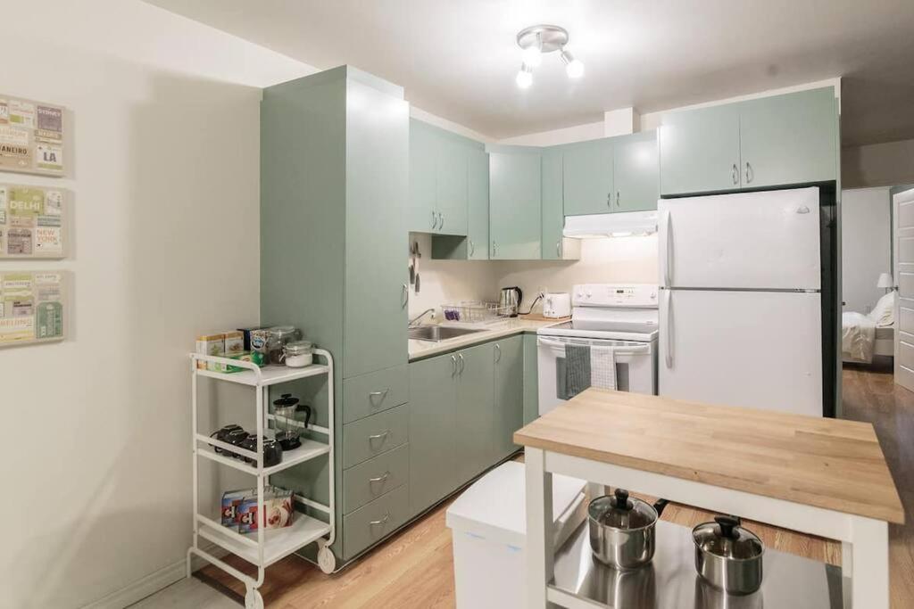 Metro Sherbrooke - Charming