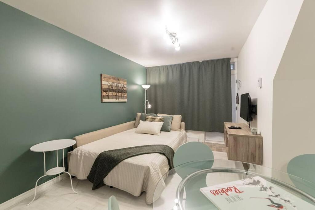 Metro Sherbrooke - Charming