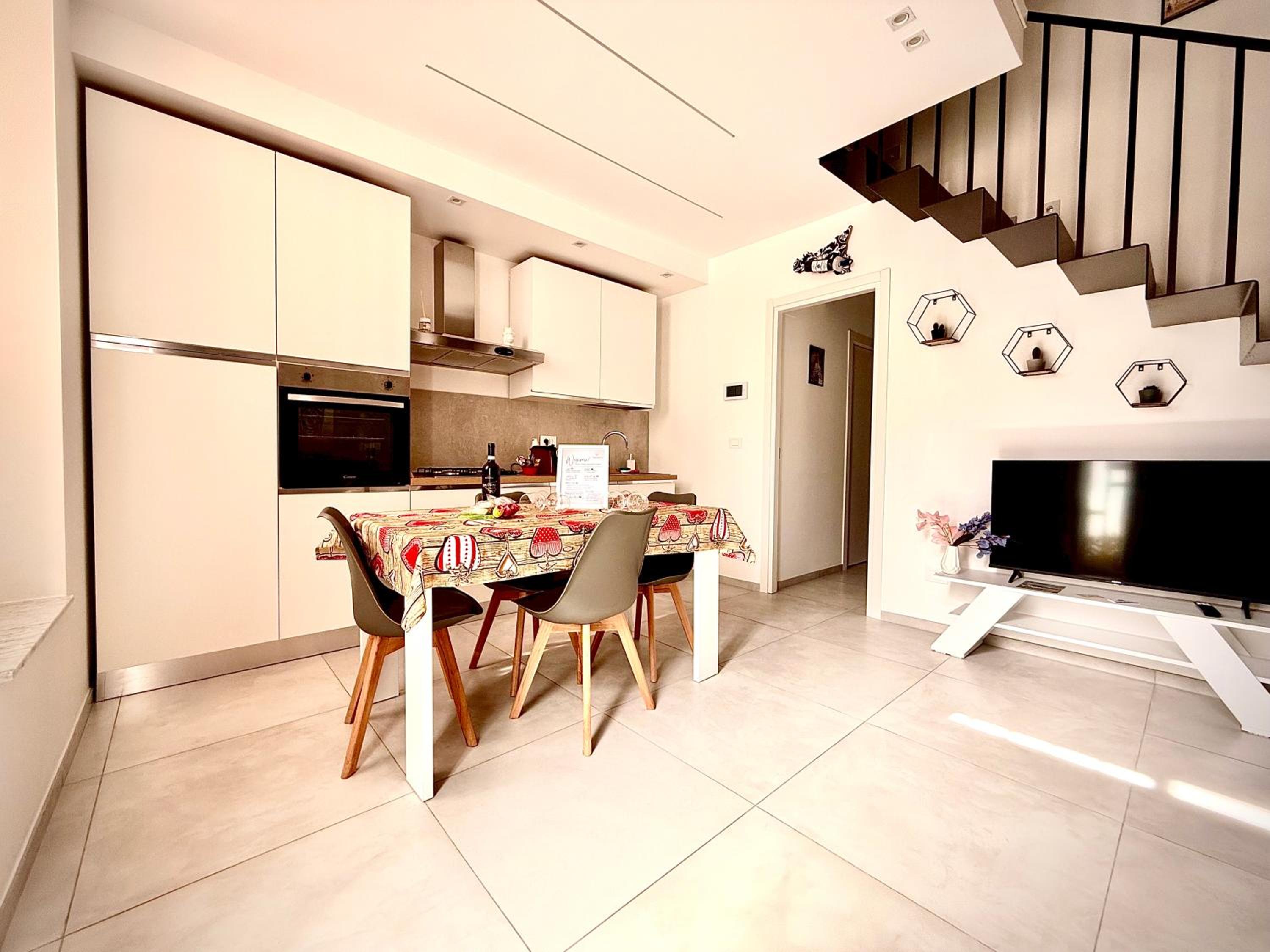 FicuriniasHouse-Cozy Central Flat with Parking