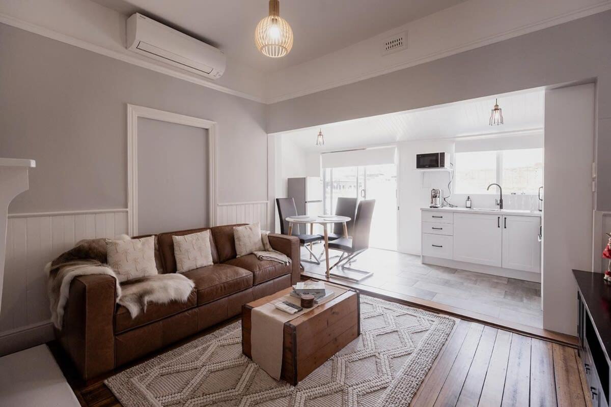 Cottage living in cool North Hobart