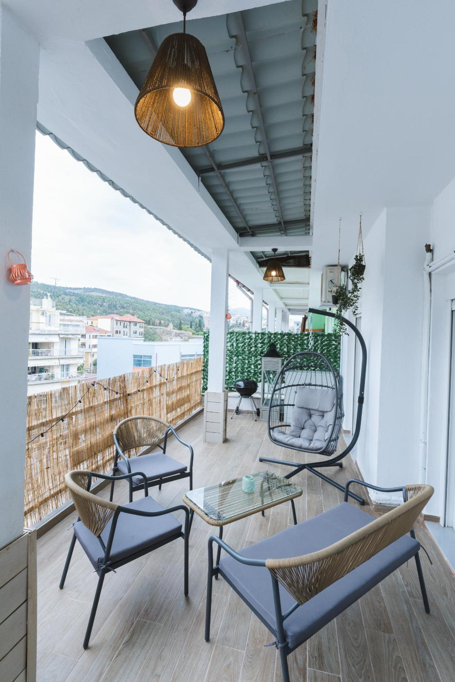 Hotel Totemic Vista by Nexus, with Jacuzzi and Views - Image 1