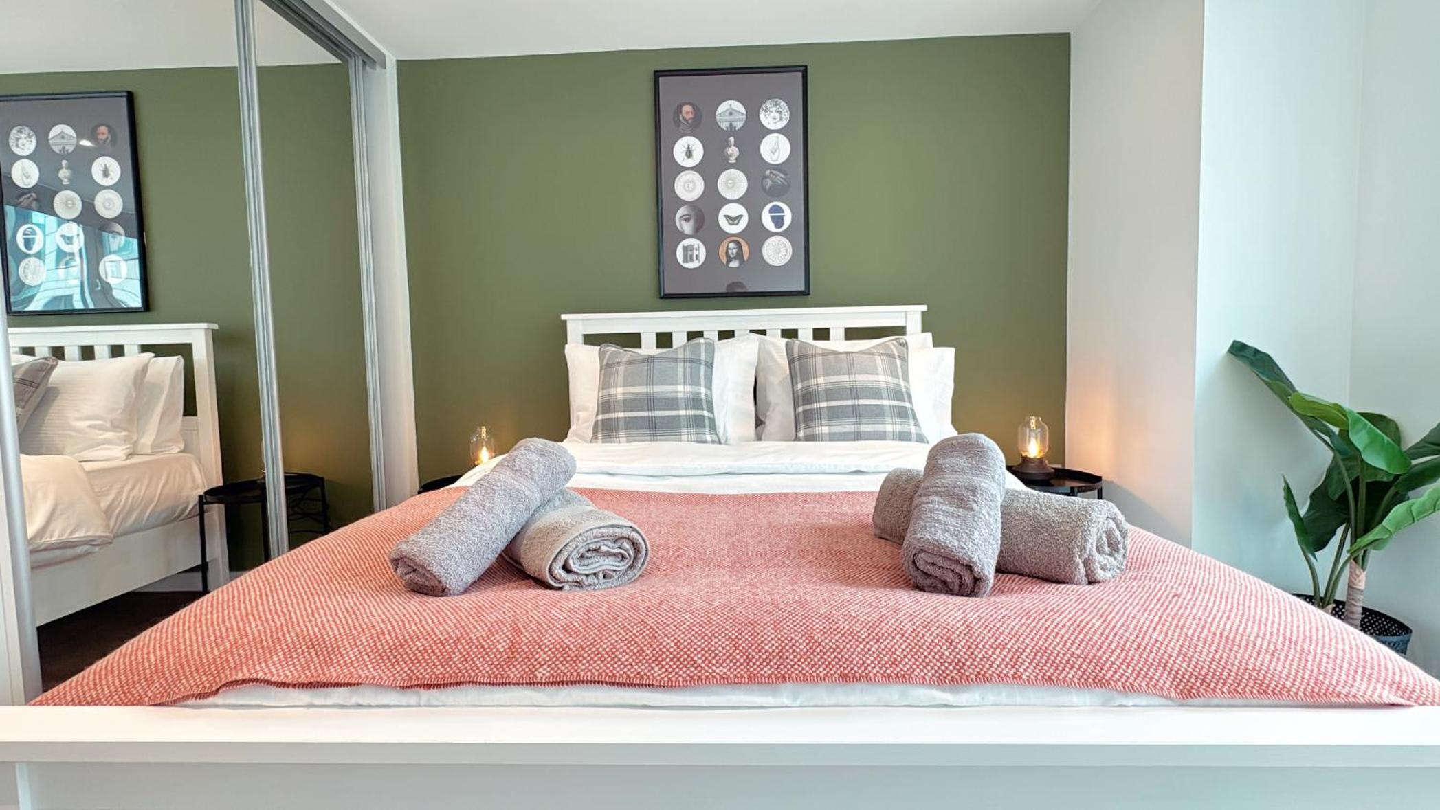 Shoreditch Apartments by Sleepy