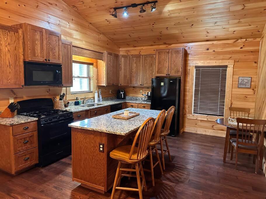 Delaneice cabins riverside view 5