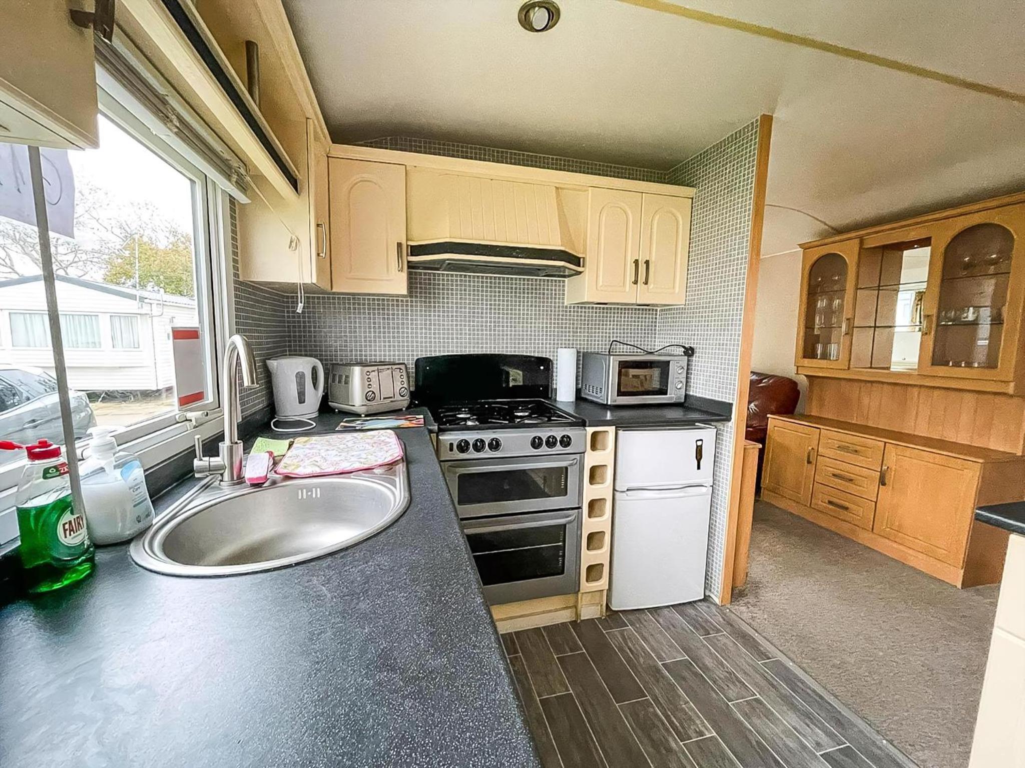 4 Berth Caravan For Hire Near On-Site Amenities In Essex Ref 29115G view 2