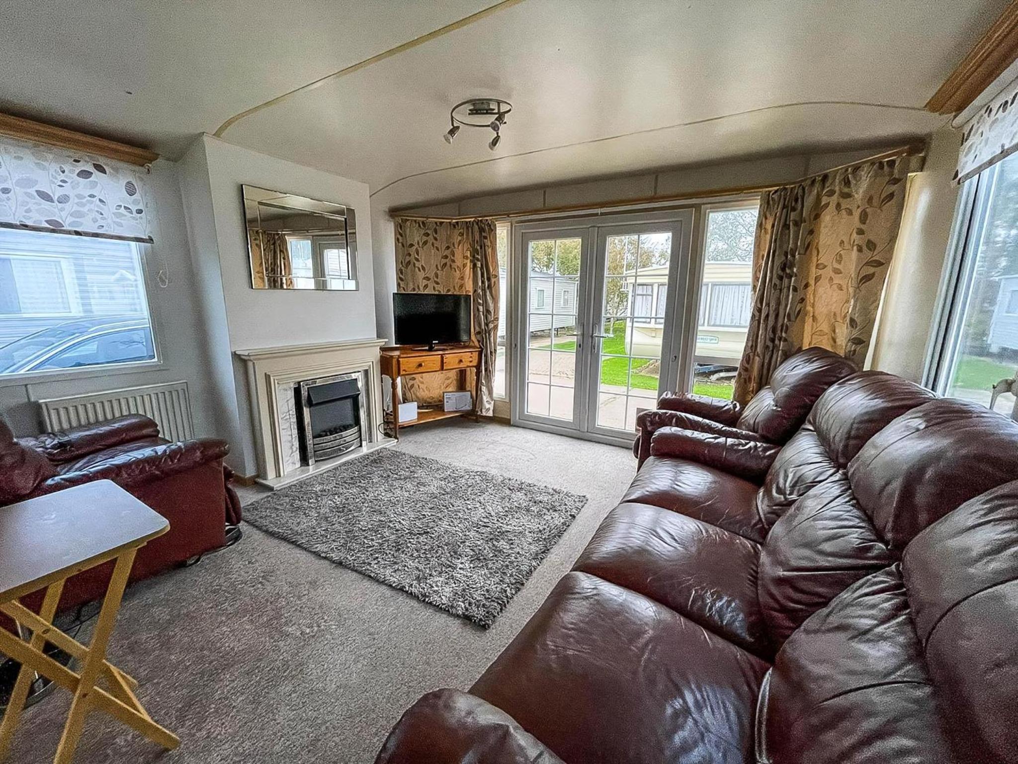 4 Berth Caravan For Hire Near On-Site Amenities In Essex Ref 29115G view 3
