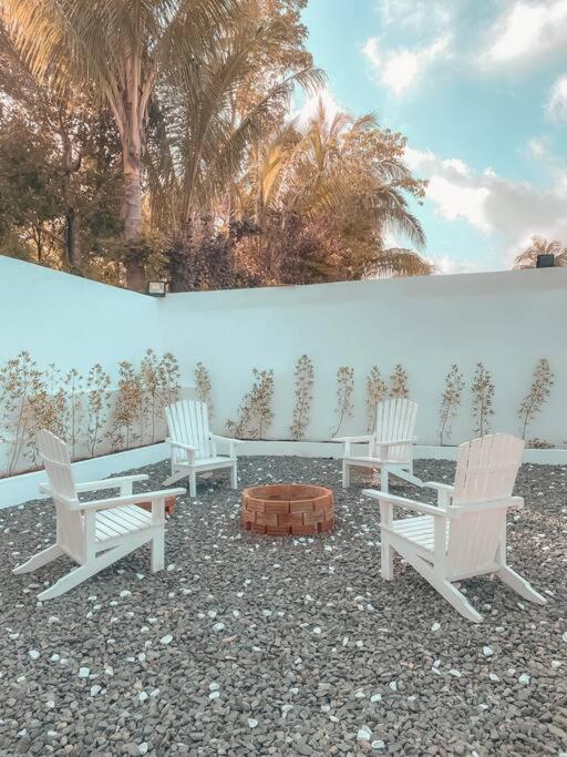White Cottage Amadeo with Pool and Bonfire view 3