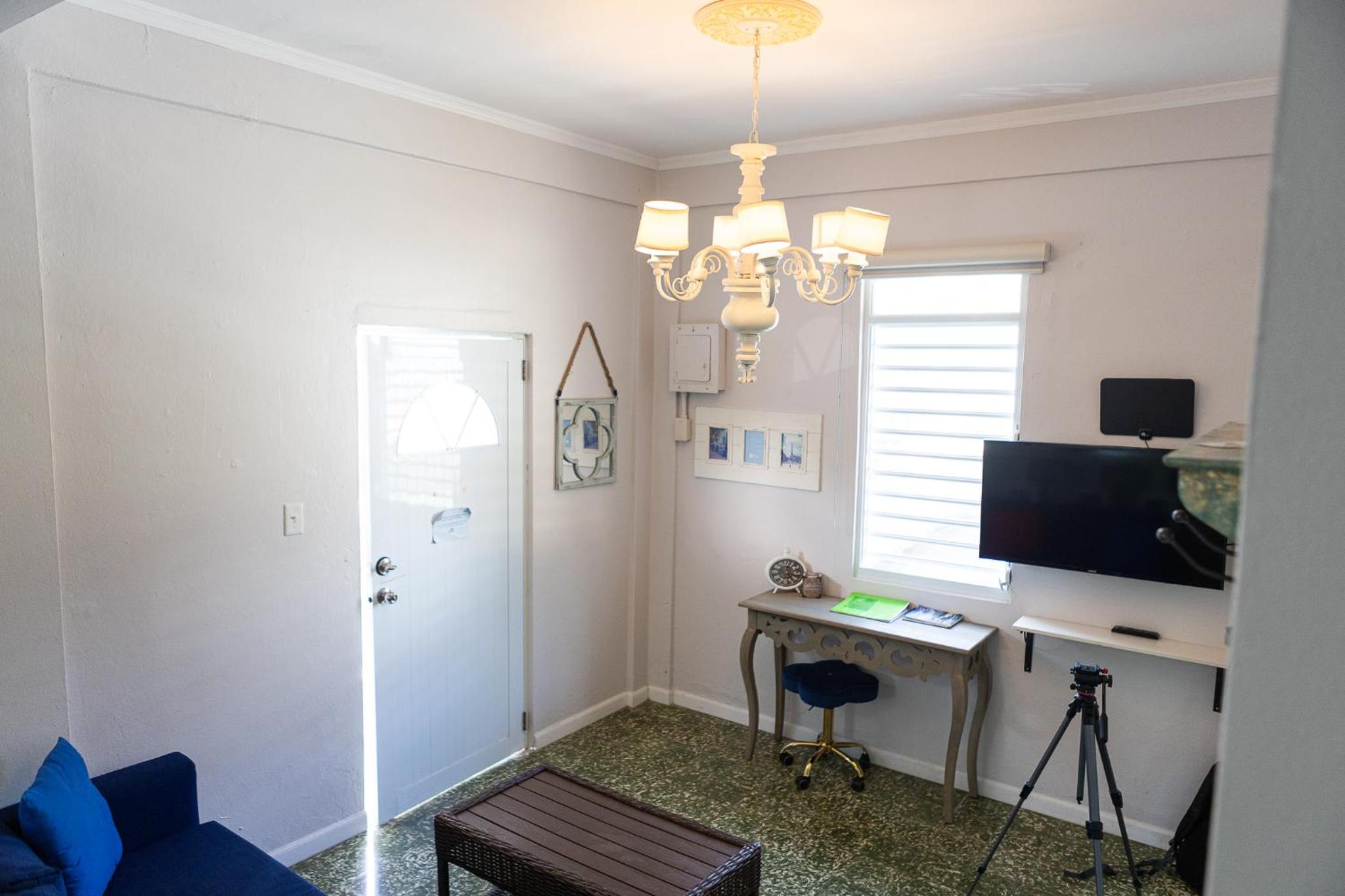 201-Vintage Modern Haven in the City, Near the Beach with Free Parking view 4