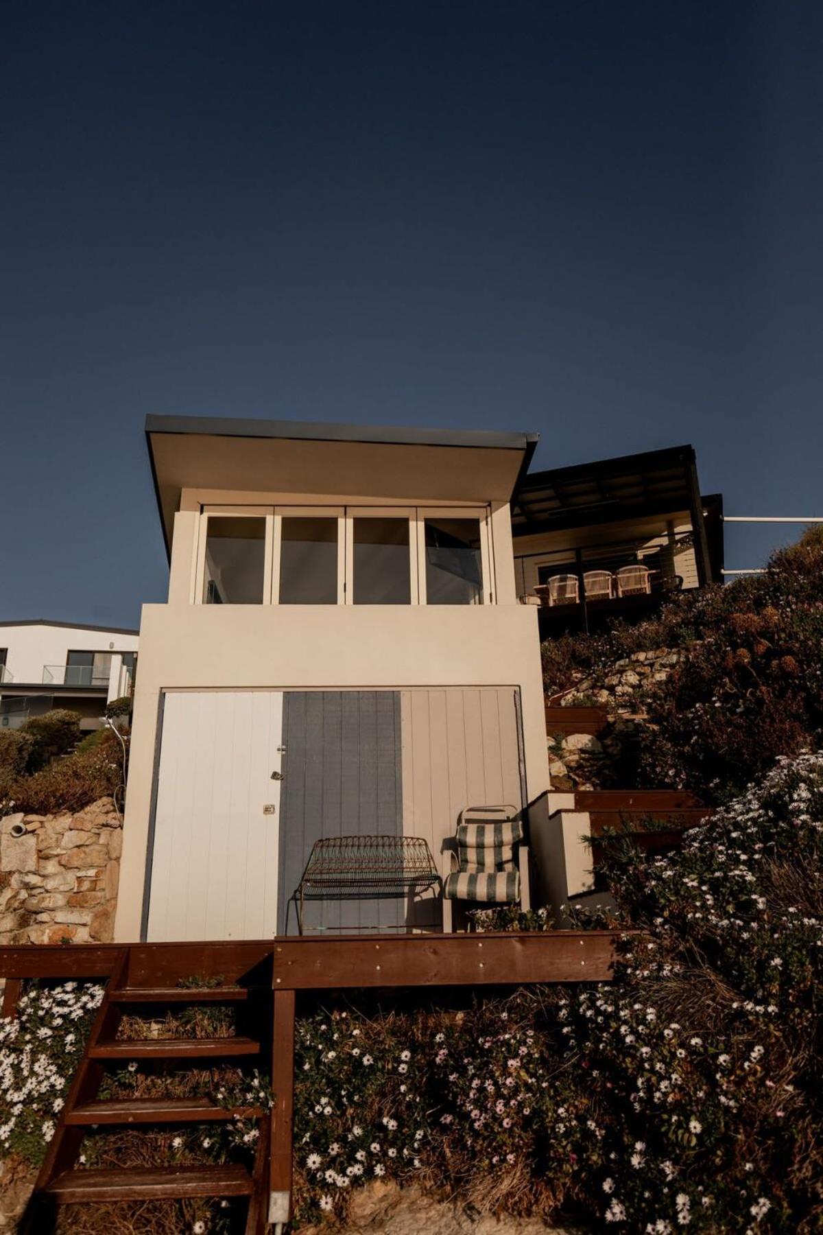 Beachfront Paradise in Opossum Bay