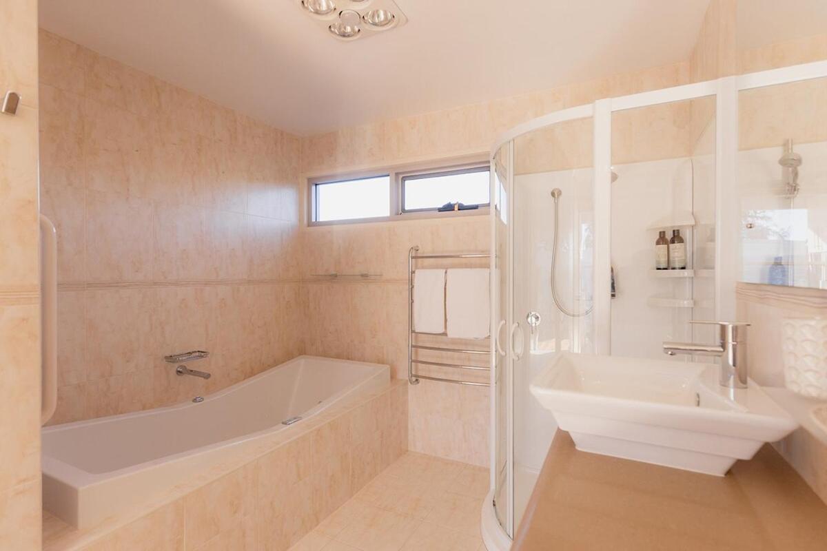 Oceanview oasis in Opossum Bay
