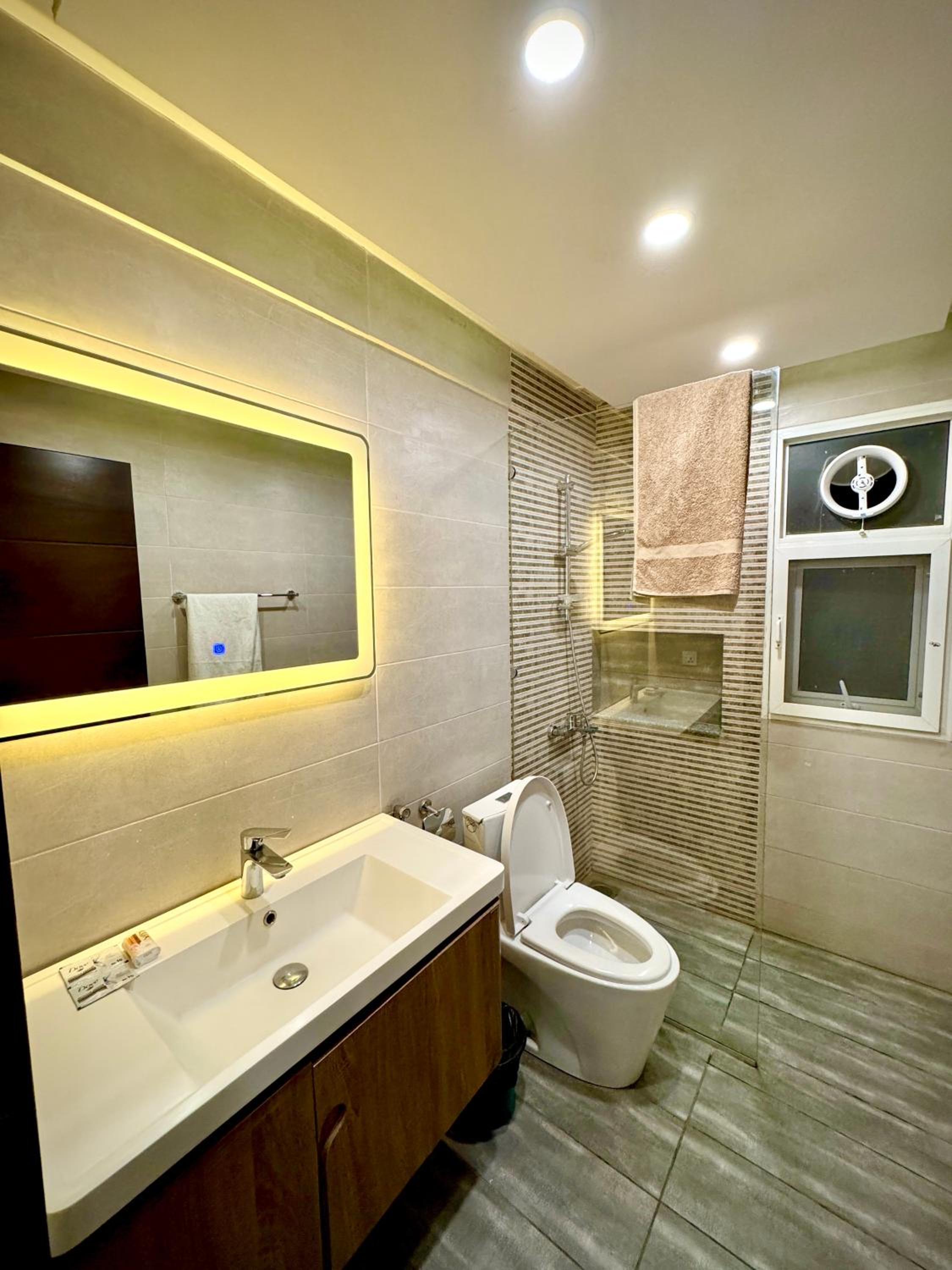 Elysium Tower Cozy 2Bhk with Netflix & City Views view 4