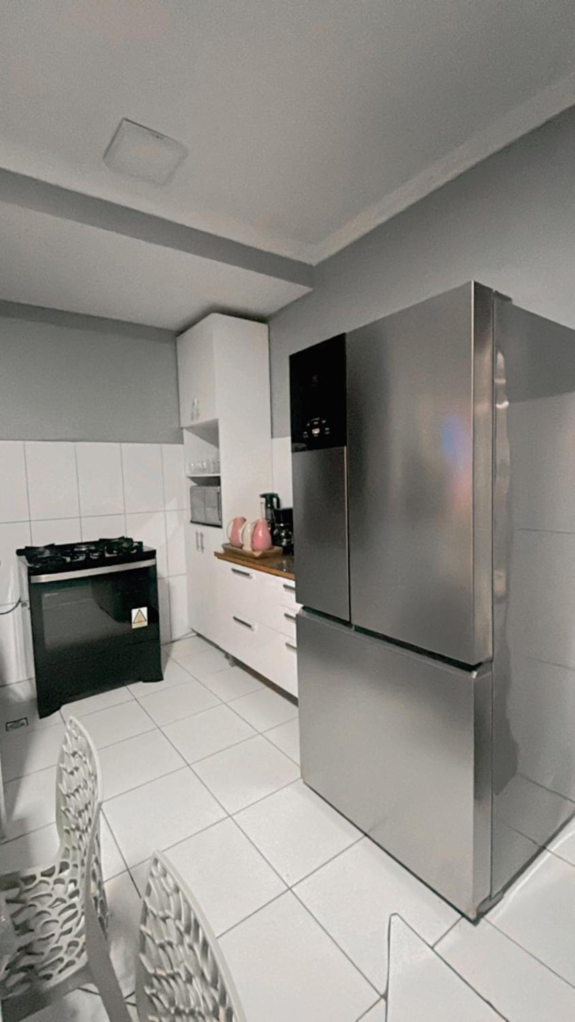 Apartamento de 3 quartos, no Condomínio Taperapuan Duplex, há 400m da praia, localizado próximo da barraca axé mói, boa beach e etc view 5