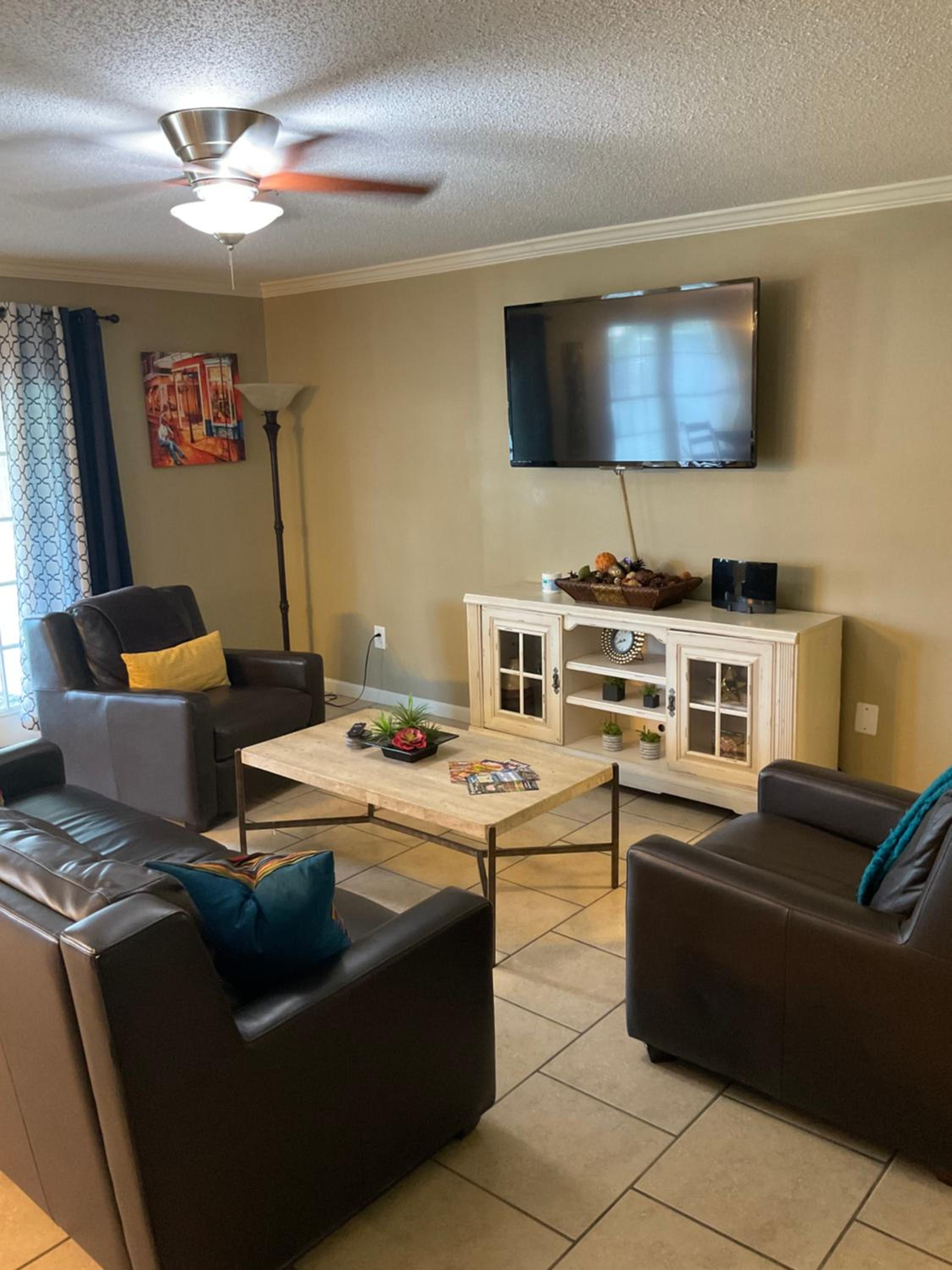 New Orleans Vacations - 3 bedroom Cozy vacation rental near airport - Property Image 1
