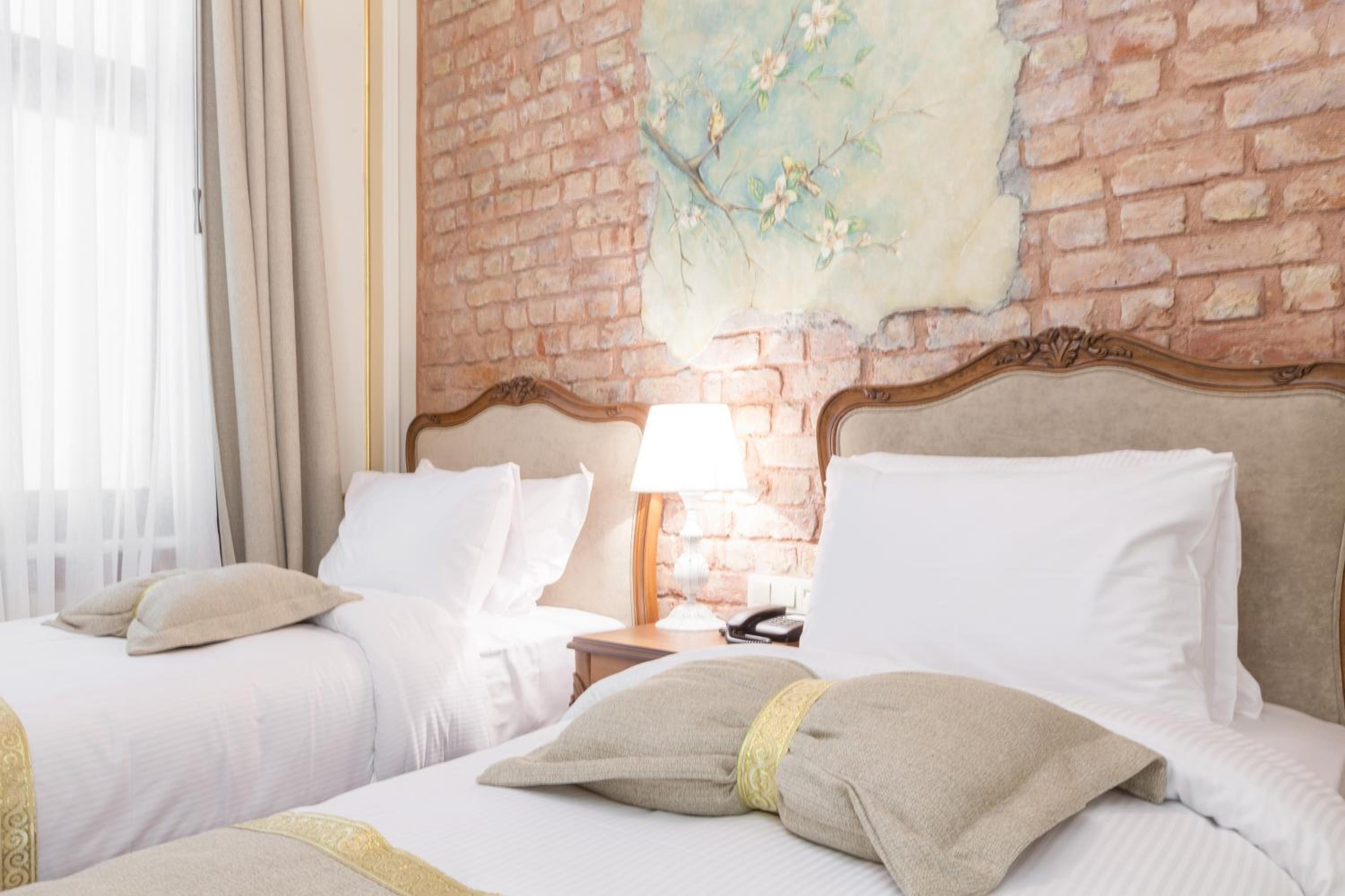 Hotel Pera Parma - Image 5