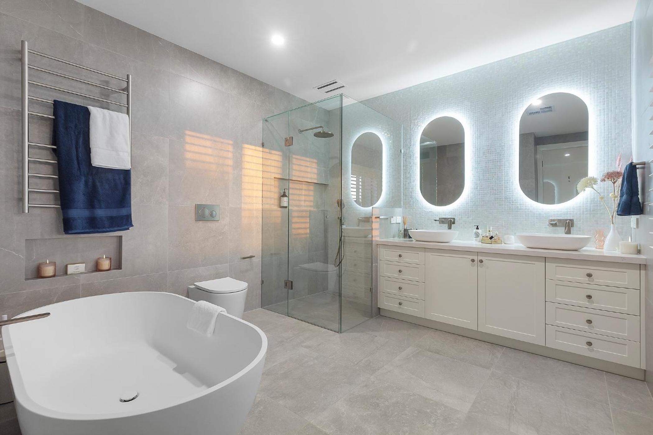 Luxurious home with pool and spacious living areas