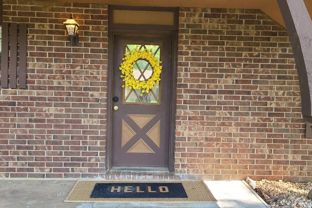 Centrally located home in Rogers and Bentonville! -Private Rooms view 4