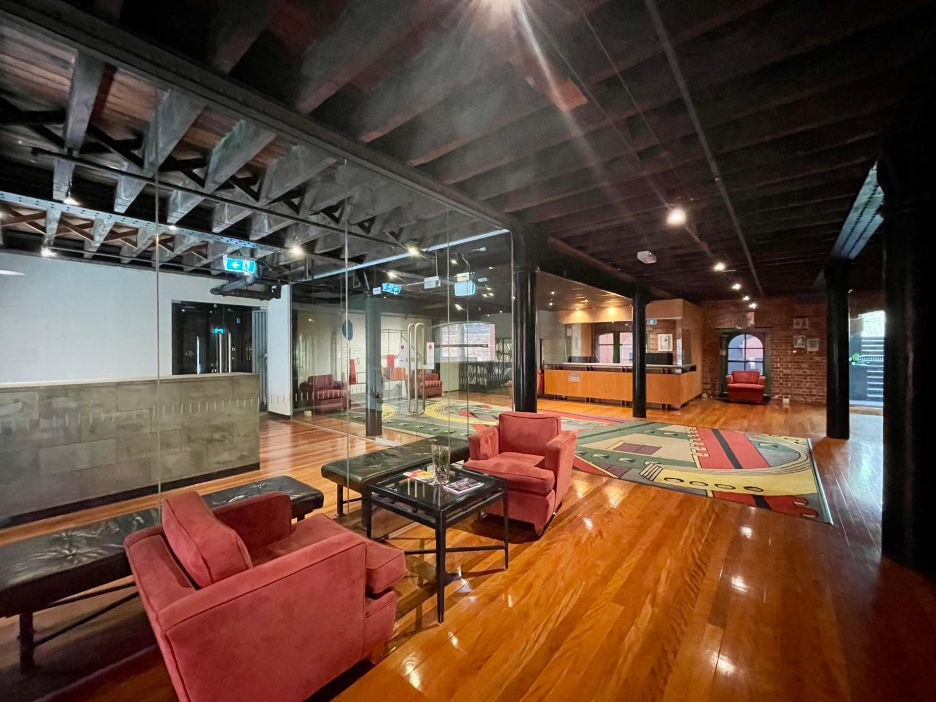 Melbourne Riverside Retreat