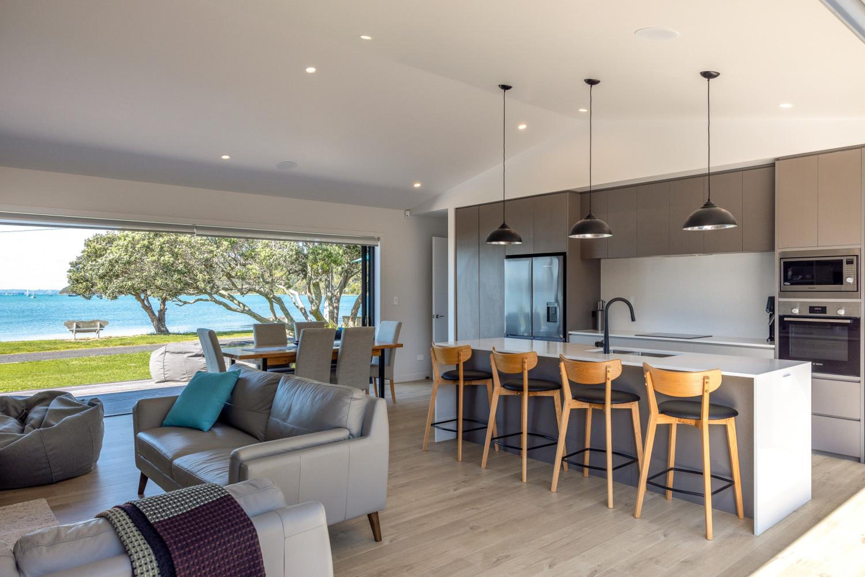 The Golden Pohutukawa - Beach House view 2