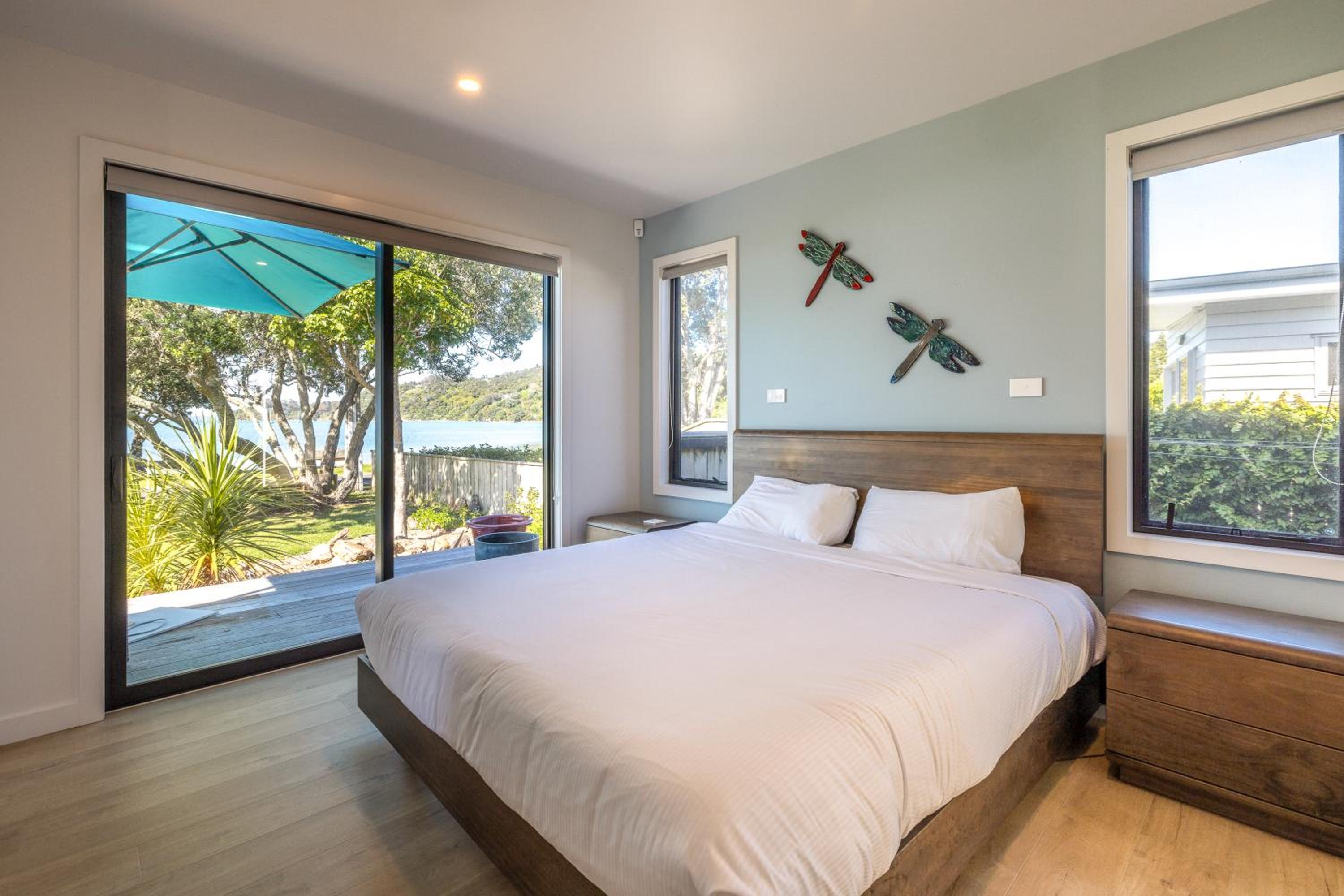 The Golden Pohutukawa - Beach House view 5