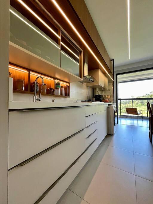 Apartamento alto padrão - Praia Brava, Itajaí
