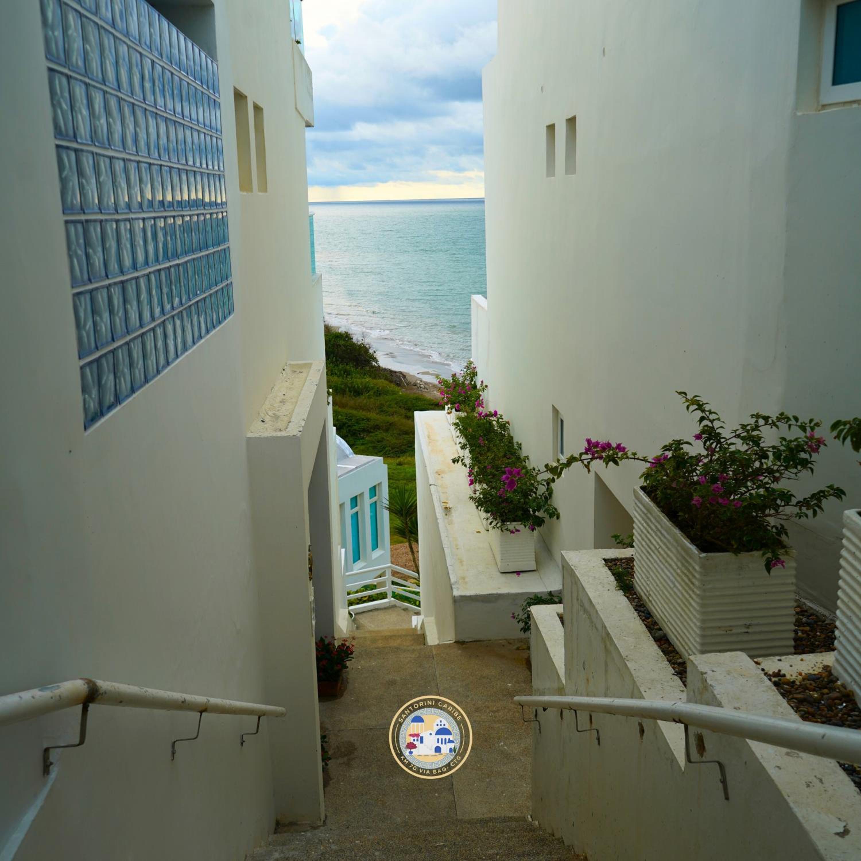 Santorini Caribe