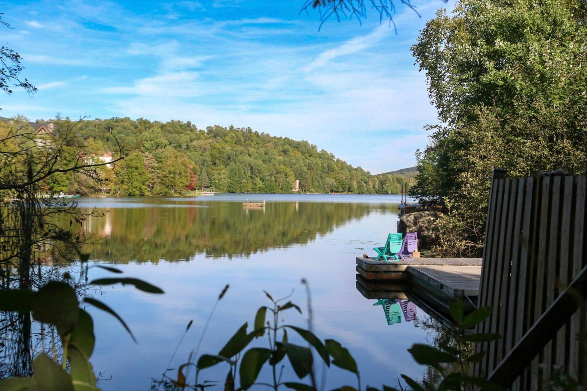 Condo moderne, escapade vacance, vue sur montagnes