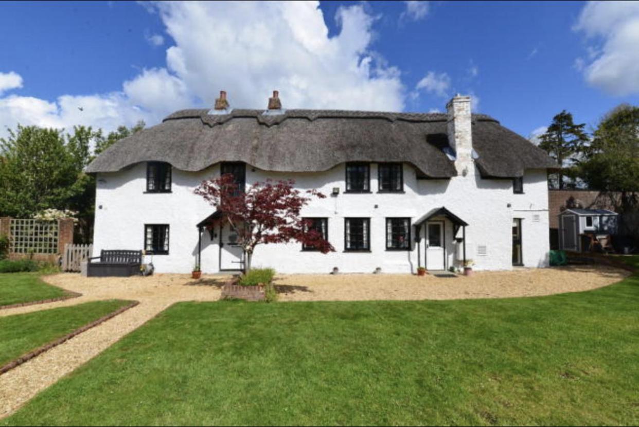 Hotel April Cottage, Luxurious Accommodation For Coast And Forest