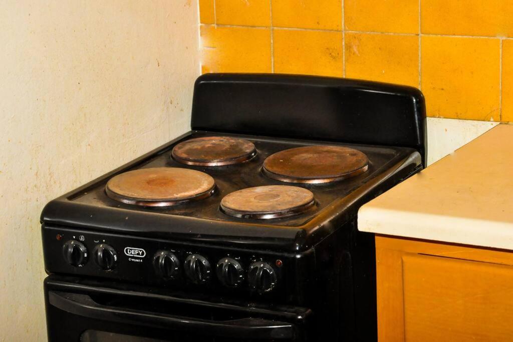 Spacious, Budget-Friendly Stay view 4