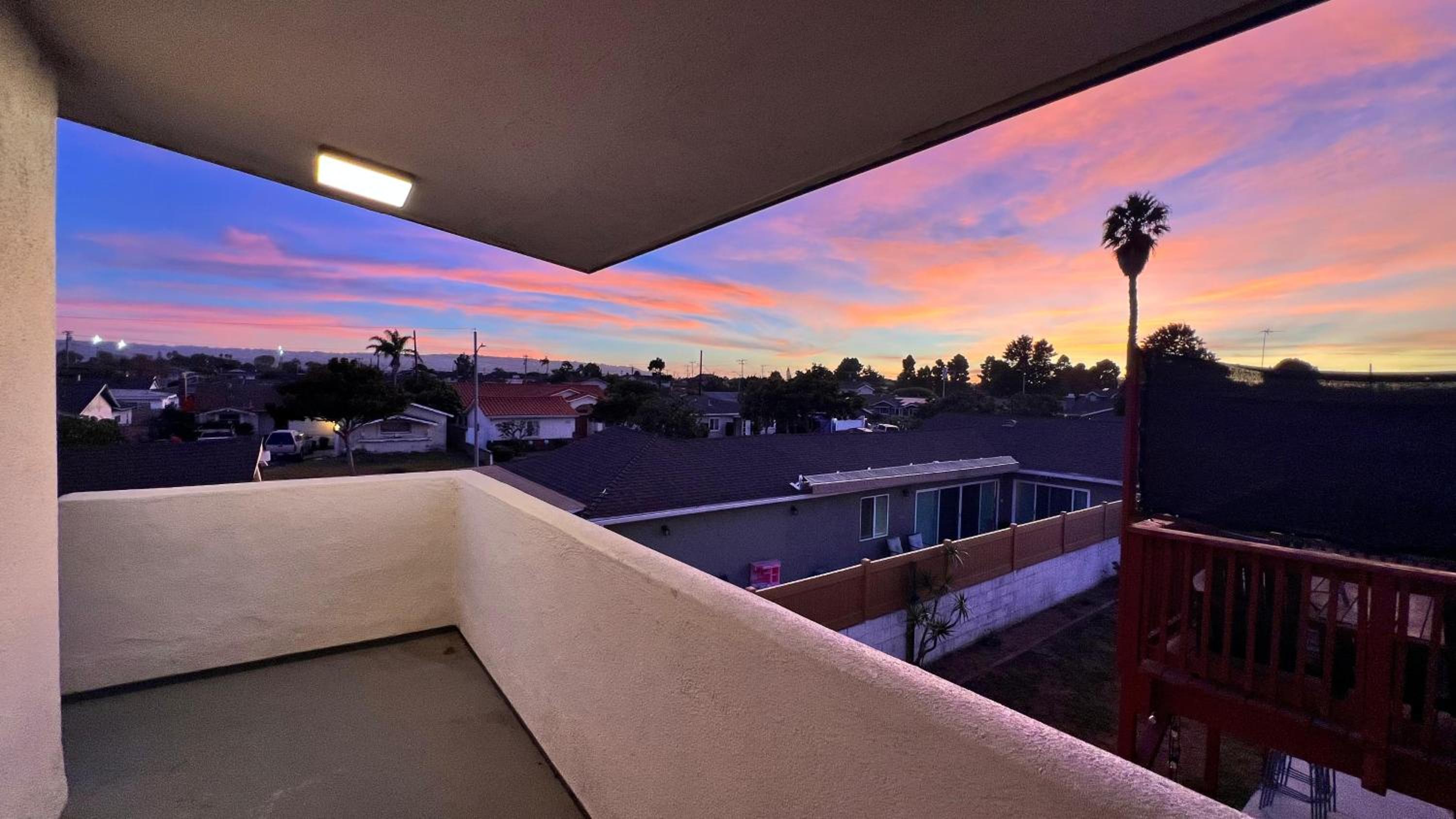 Private Room 5min to Beach near Hermosa Beach and LAX view 2