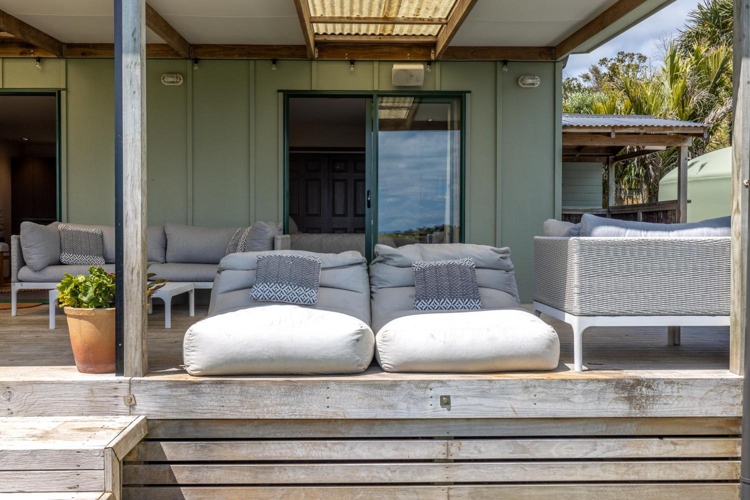 Woodside Vista - Waiheke Island Holiday Home