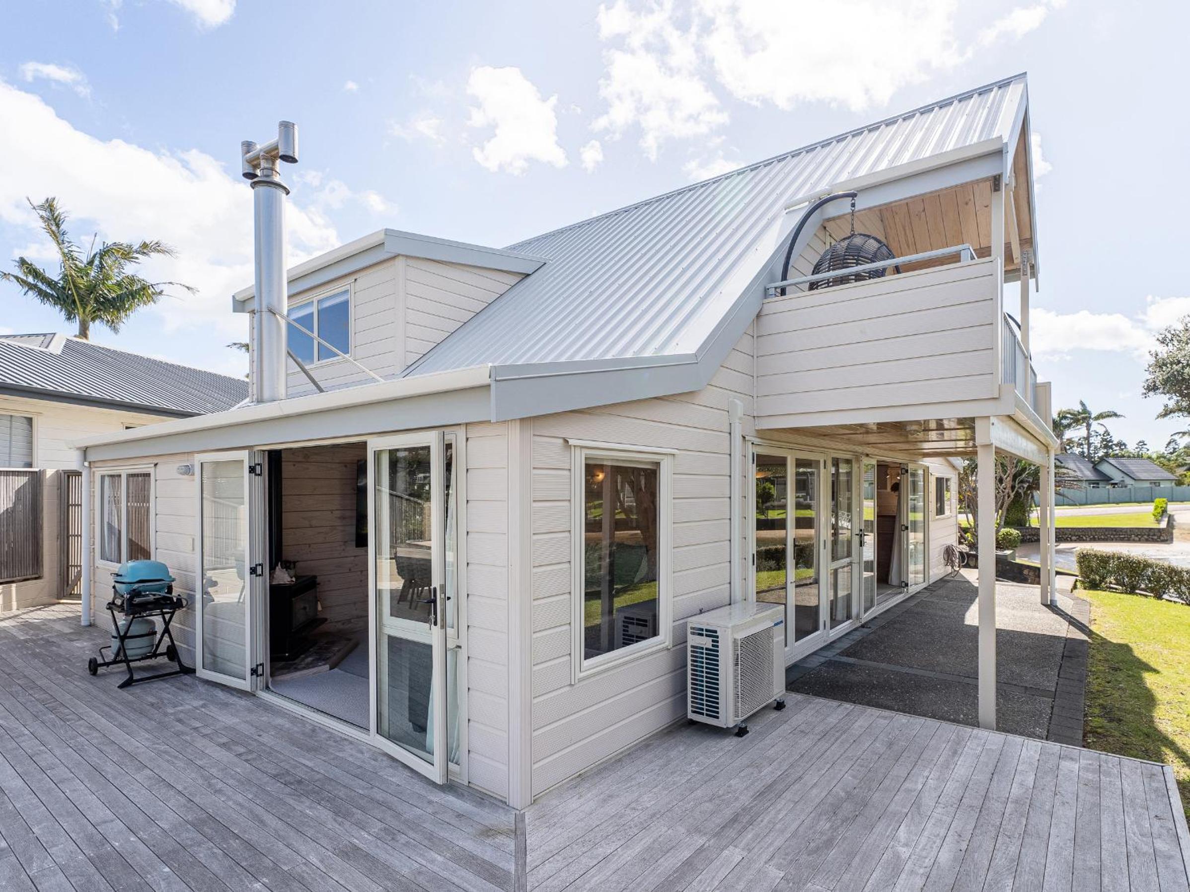Waterfront Paradise - Pauanui Holiday Home view 3