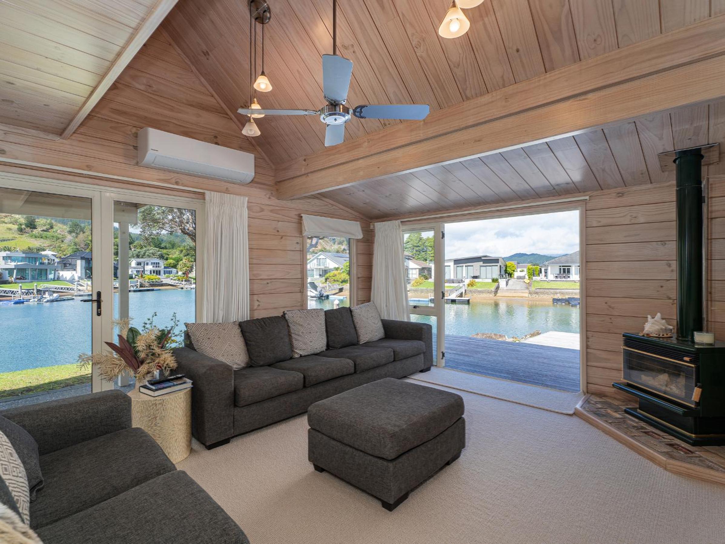 Waterfront Paradise - Pauanui Holiday Home view 5