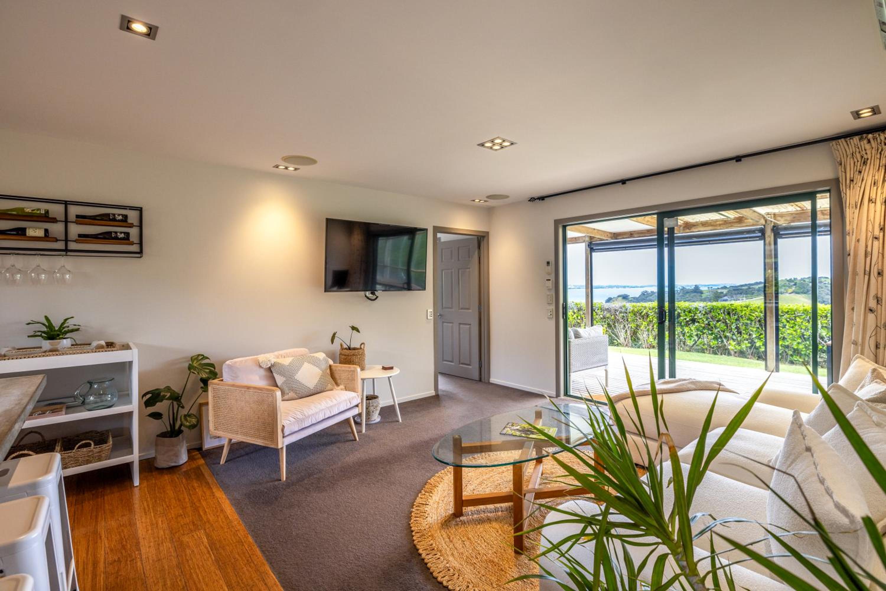 Woodside Vista - Waiheke Island Holiday Home