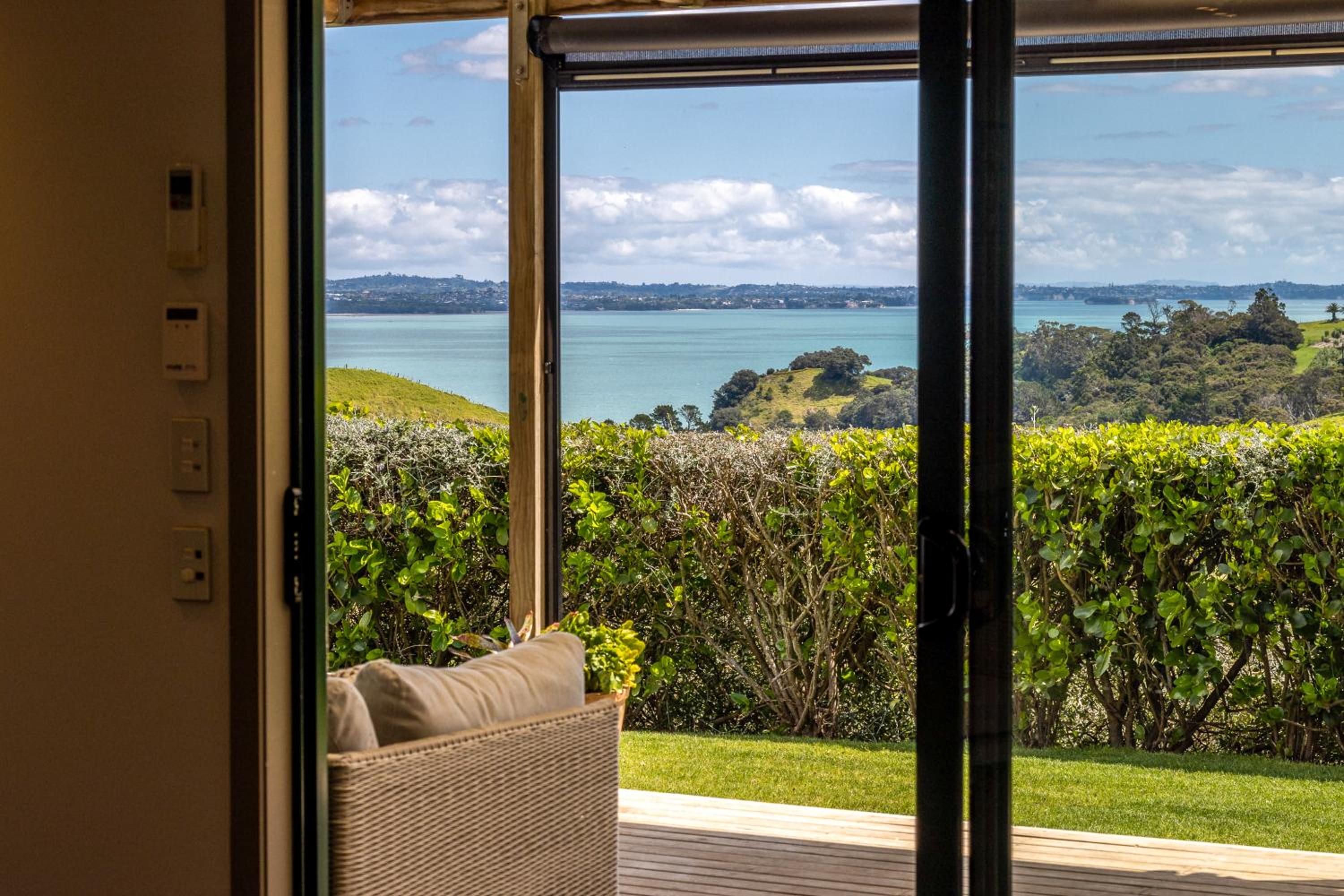 Woodside Vista - Waiheke Island Holiday Home