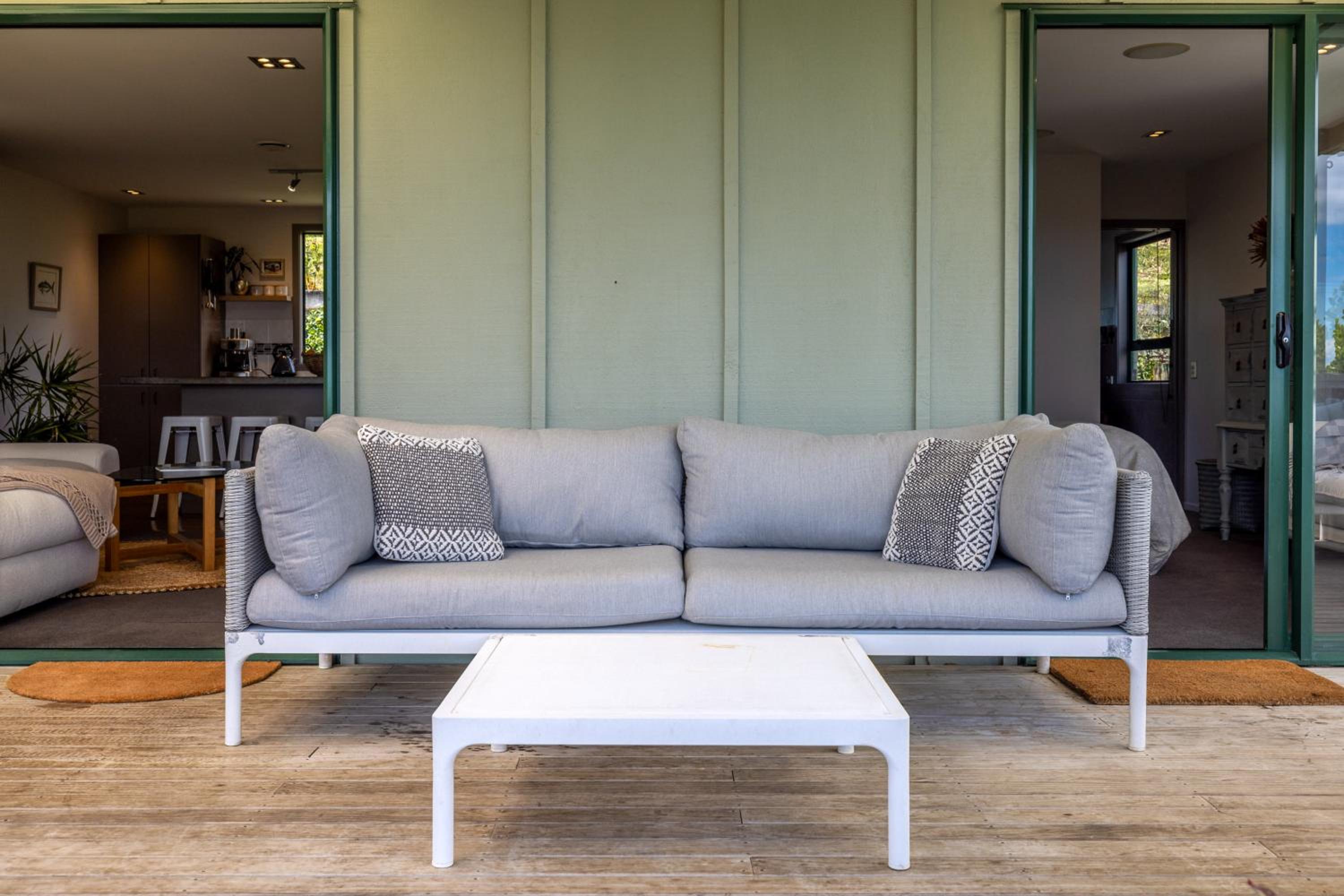 Woodside Vista - Waiheke Island Holiday Home