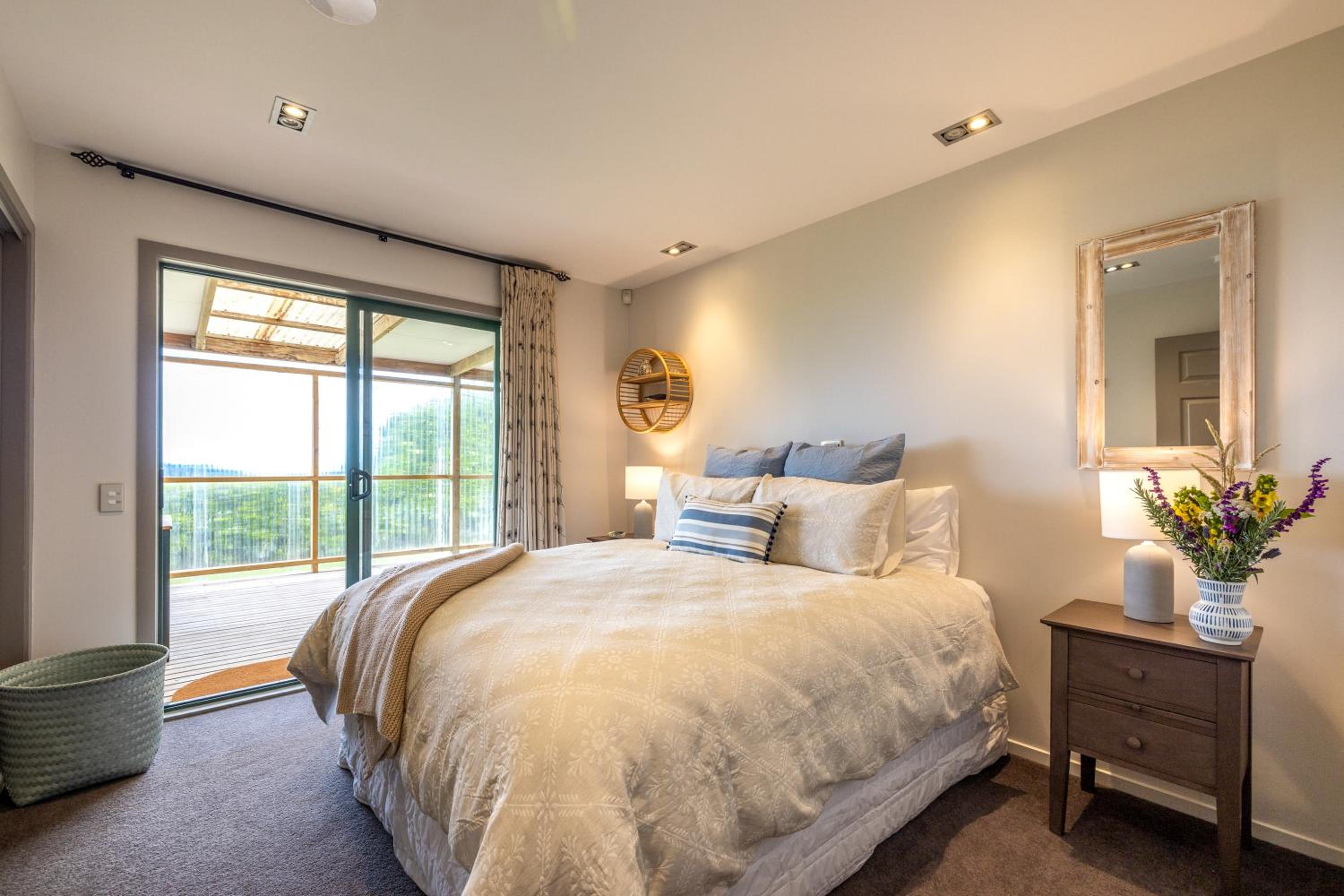 Woodside Vista - Waiheke Island Holiday Home