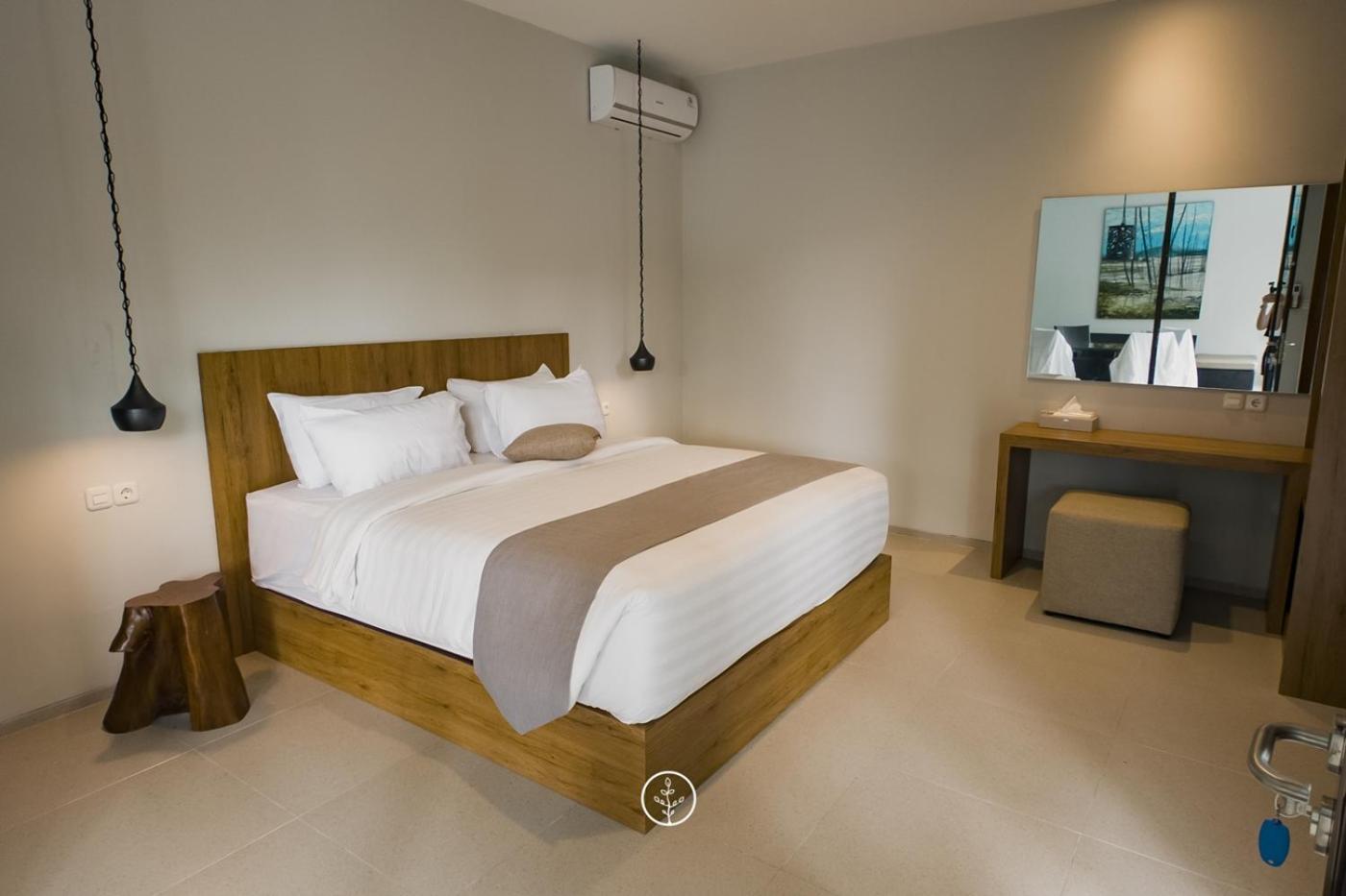 Hikari Hill View Villa 7 Bedrooms With a Private Swimming Pool and a Billiard Table
