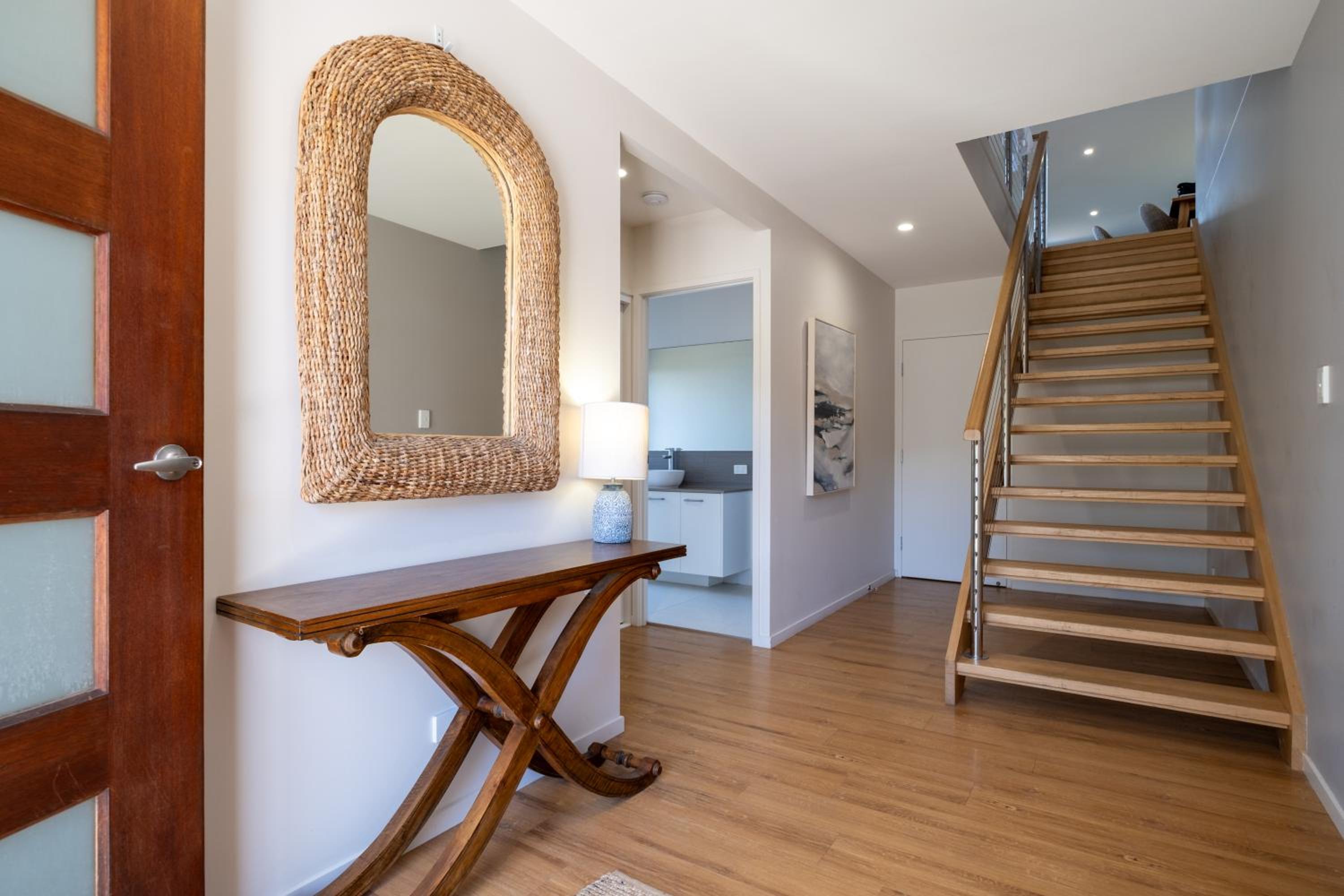 The Sunset Apartment on Orealla - 350m To Beach
