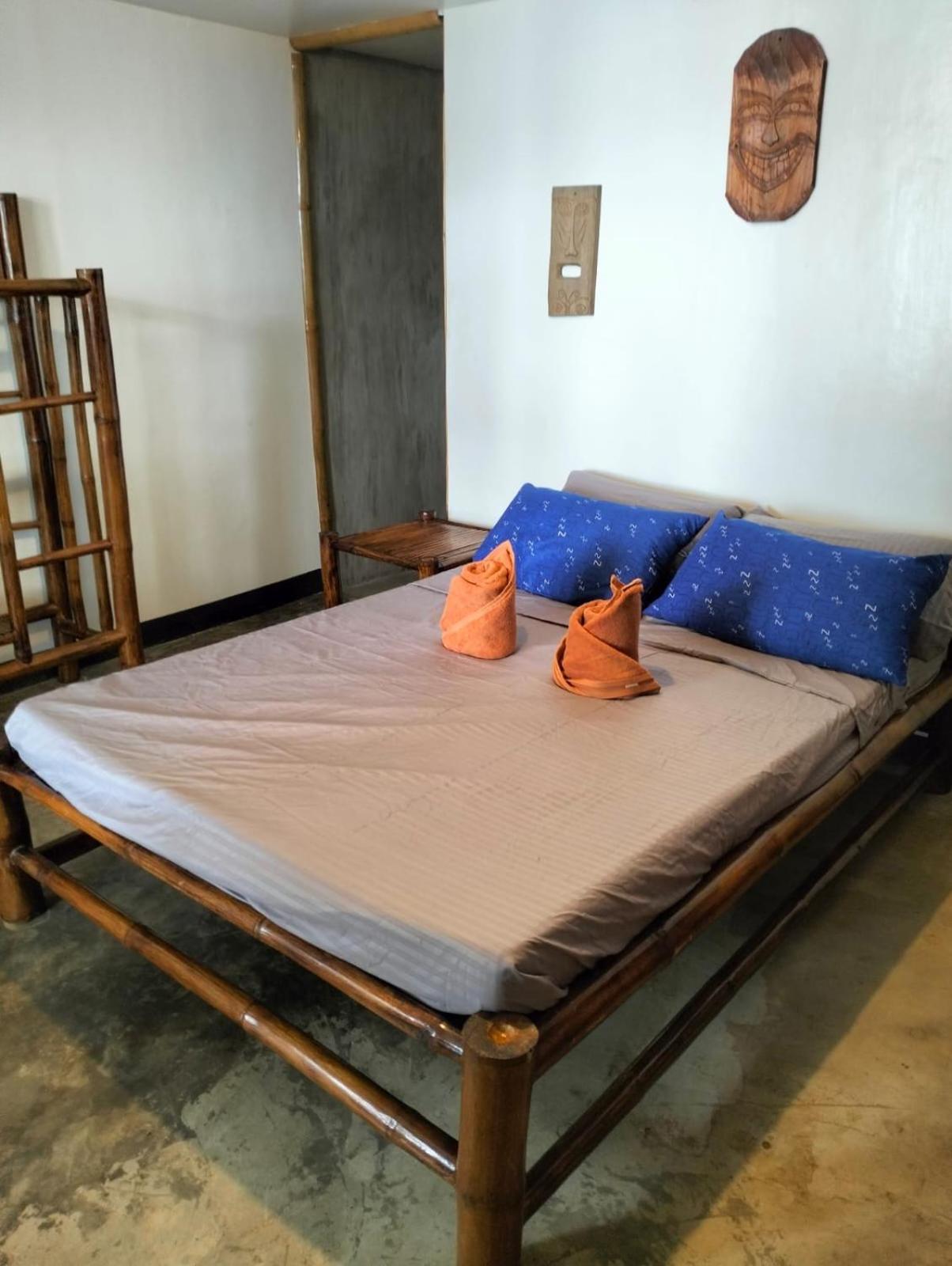 Beachfront Bungalows Bucana, El Nido